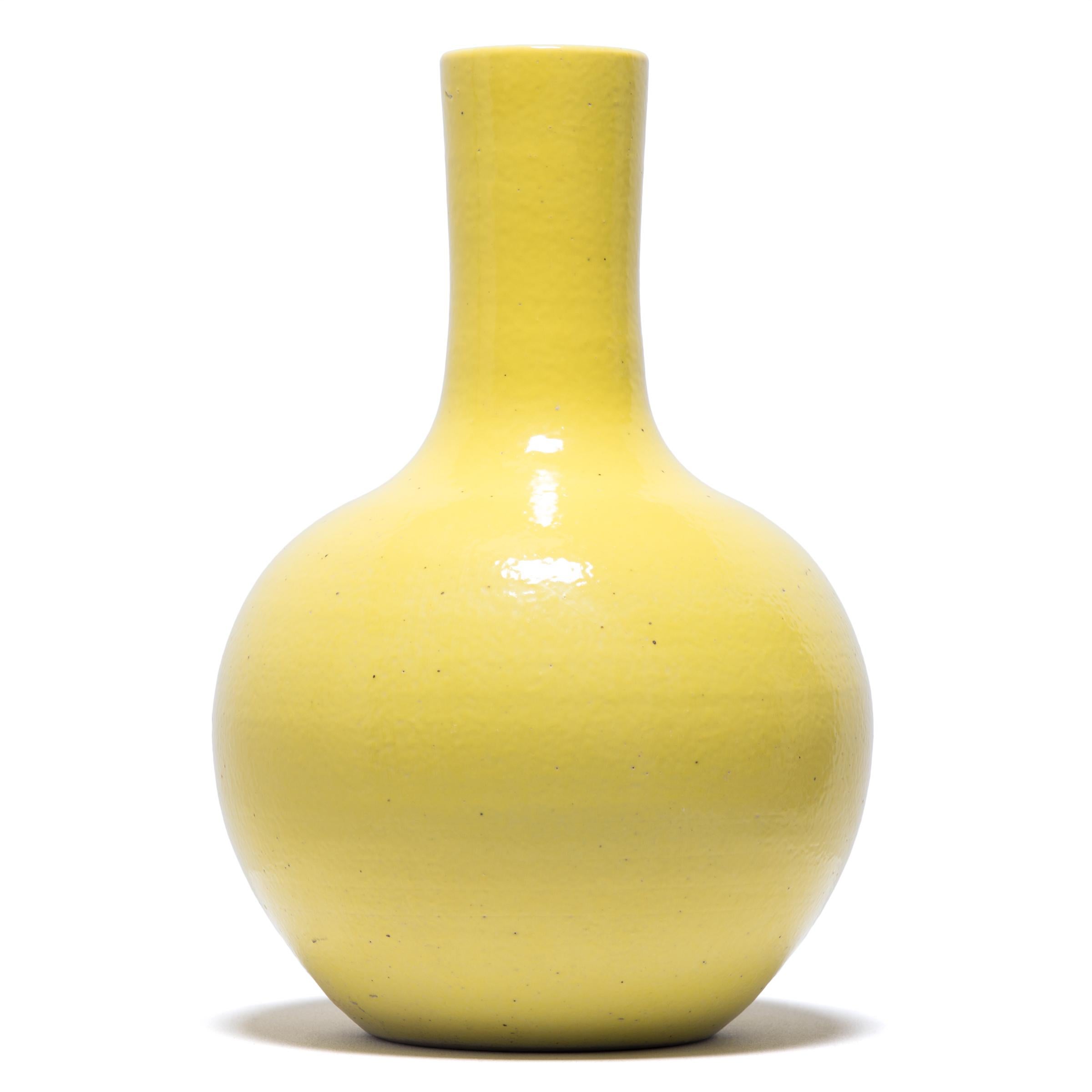 Glazed Chinese Citron Yellow Gooseneck Vase
