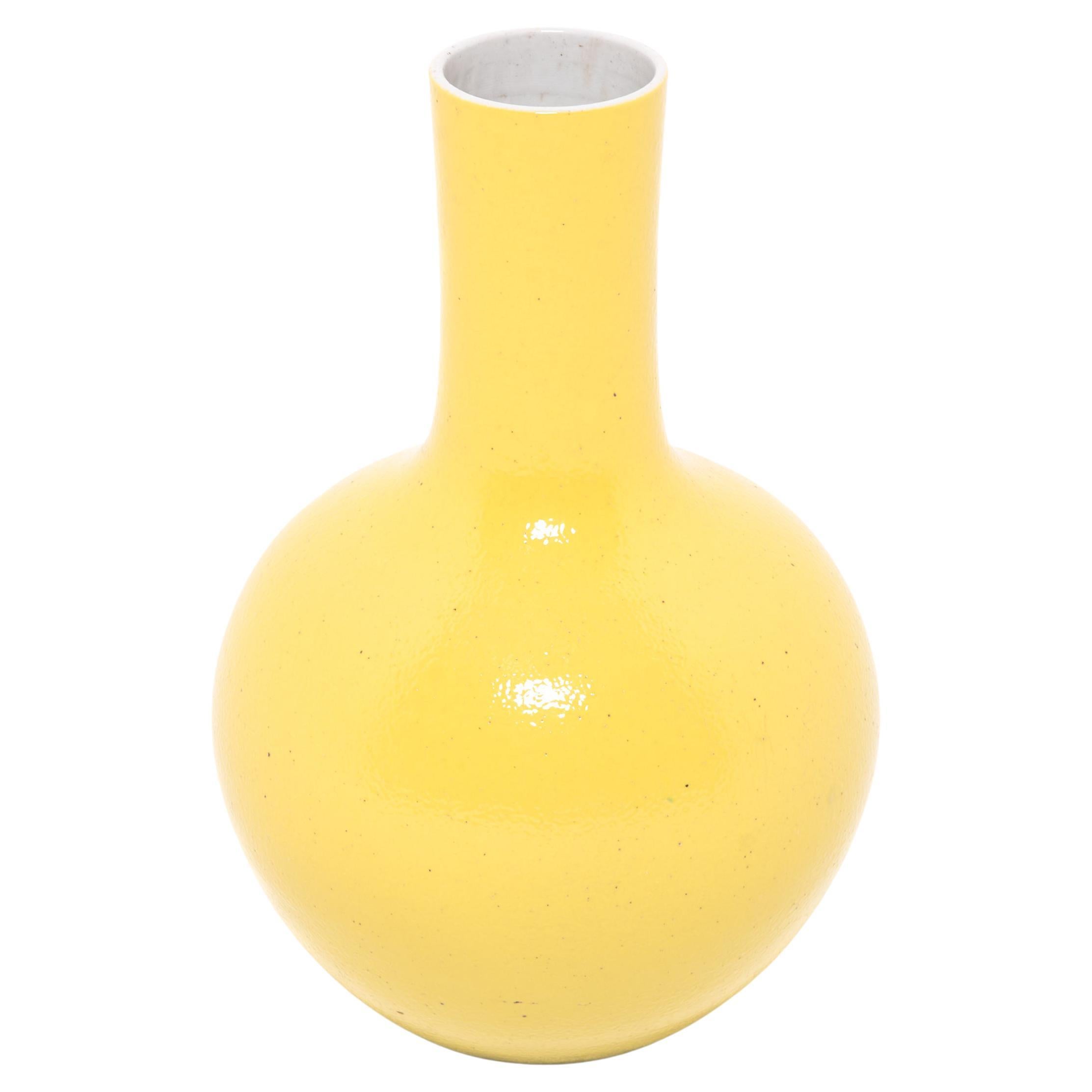 Chinese Citron Yellow Gooseneck Vase