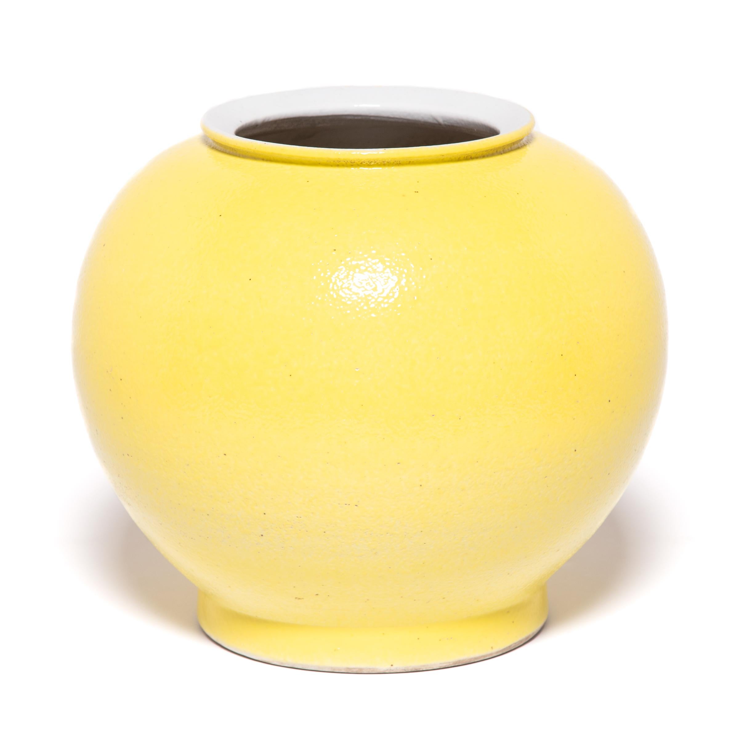 Glazed Chinese Citron Yellow Round Onion Vase For Sale