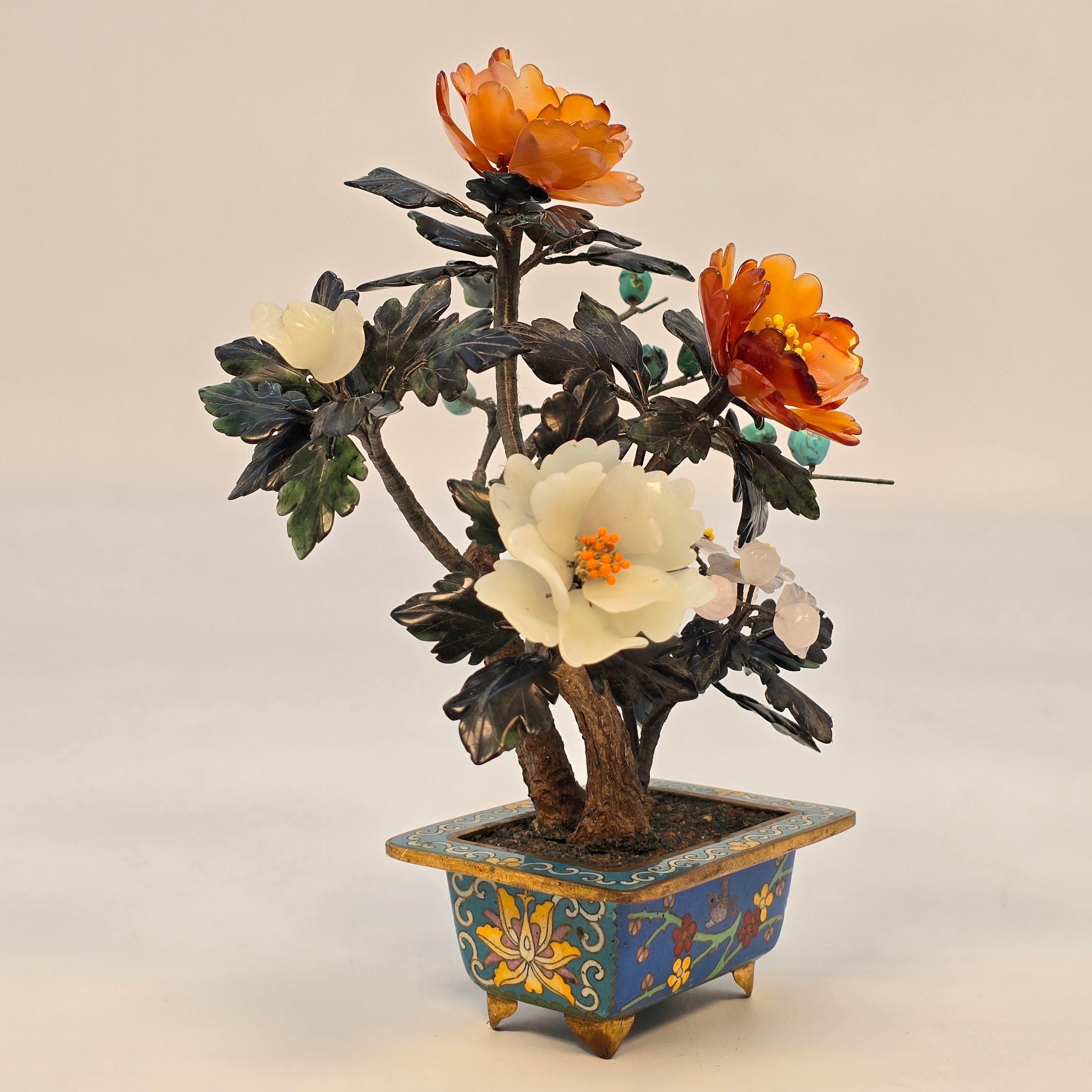 Agate Bonsaï fleuri en pierre dure chinoise cloisonnée et sculptée. en vente