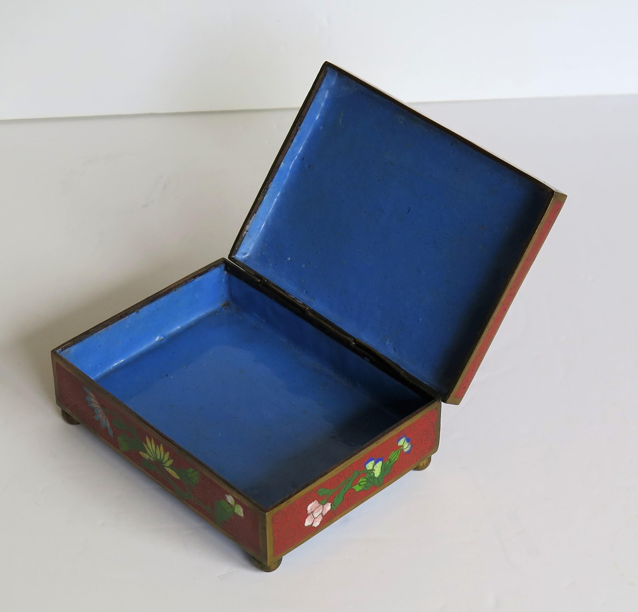 Chinese Cloisonné Box on Bun Feet with Hinged Lid, Late Qing Dynasty, circa 1900 7