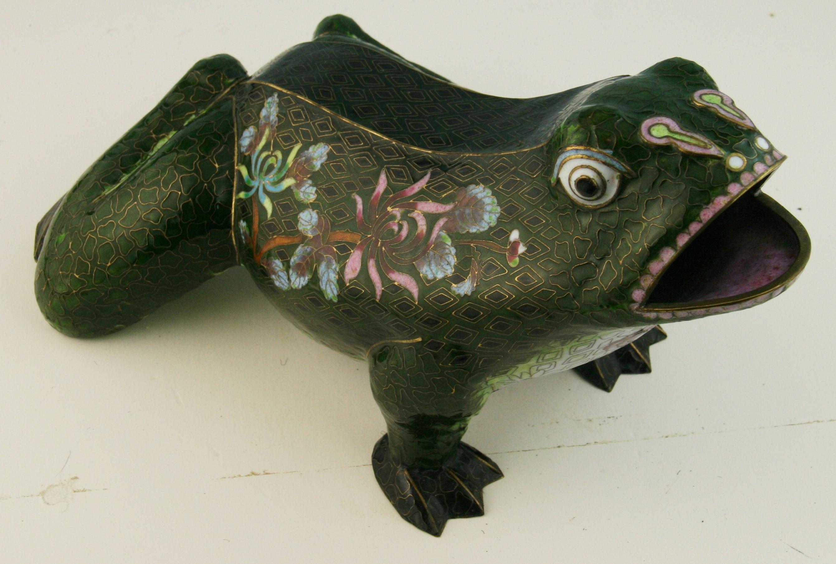 Japanese  Cloisonne' Brass and Enamel Oversized Frog For Sale 7