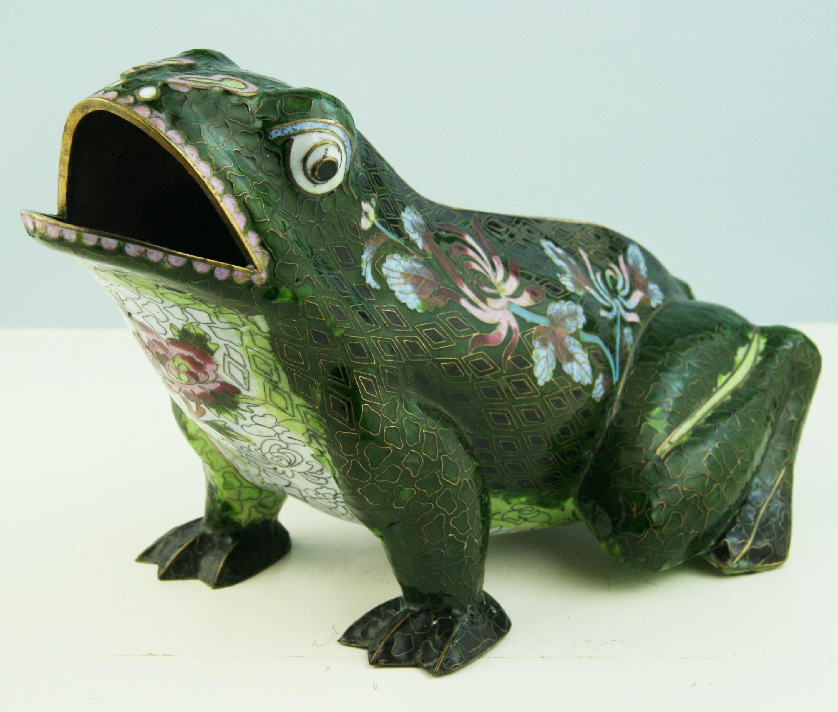 Japanese  Cloisonne' Brass and Enamel Oversized Frog For Sale 1