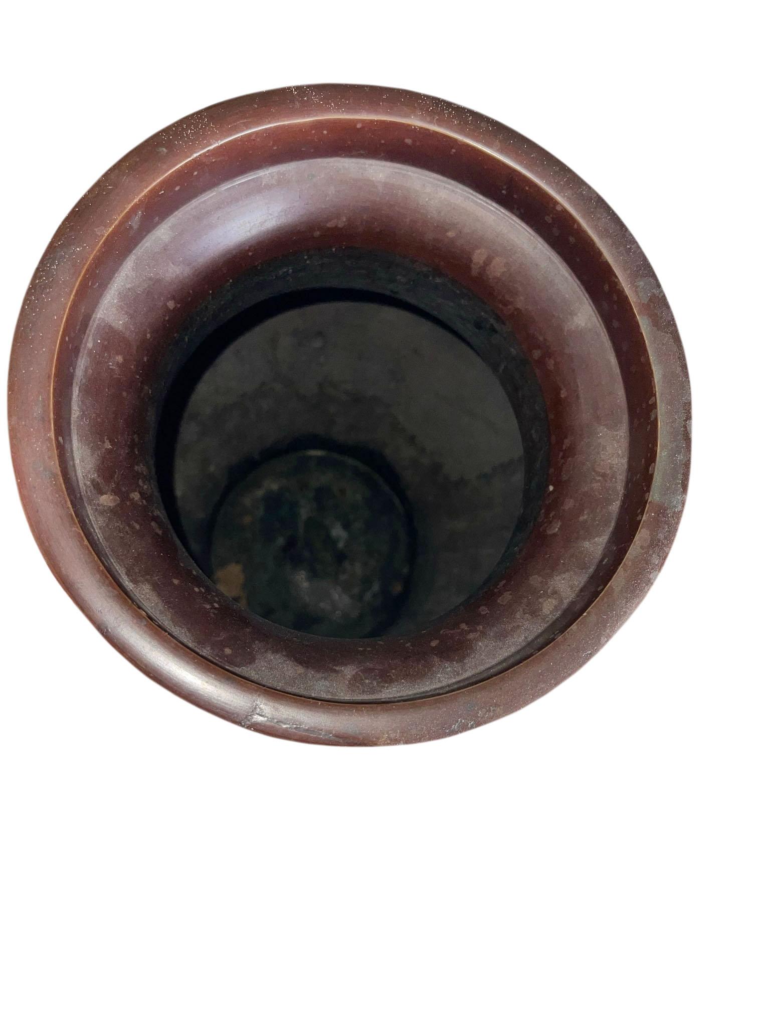 Chinesische Cloisonné-Bronze-Urne mit Griffen der Bestie im Angebot 5