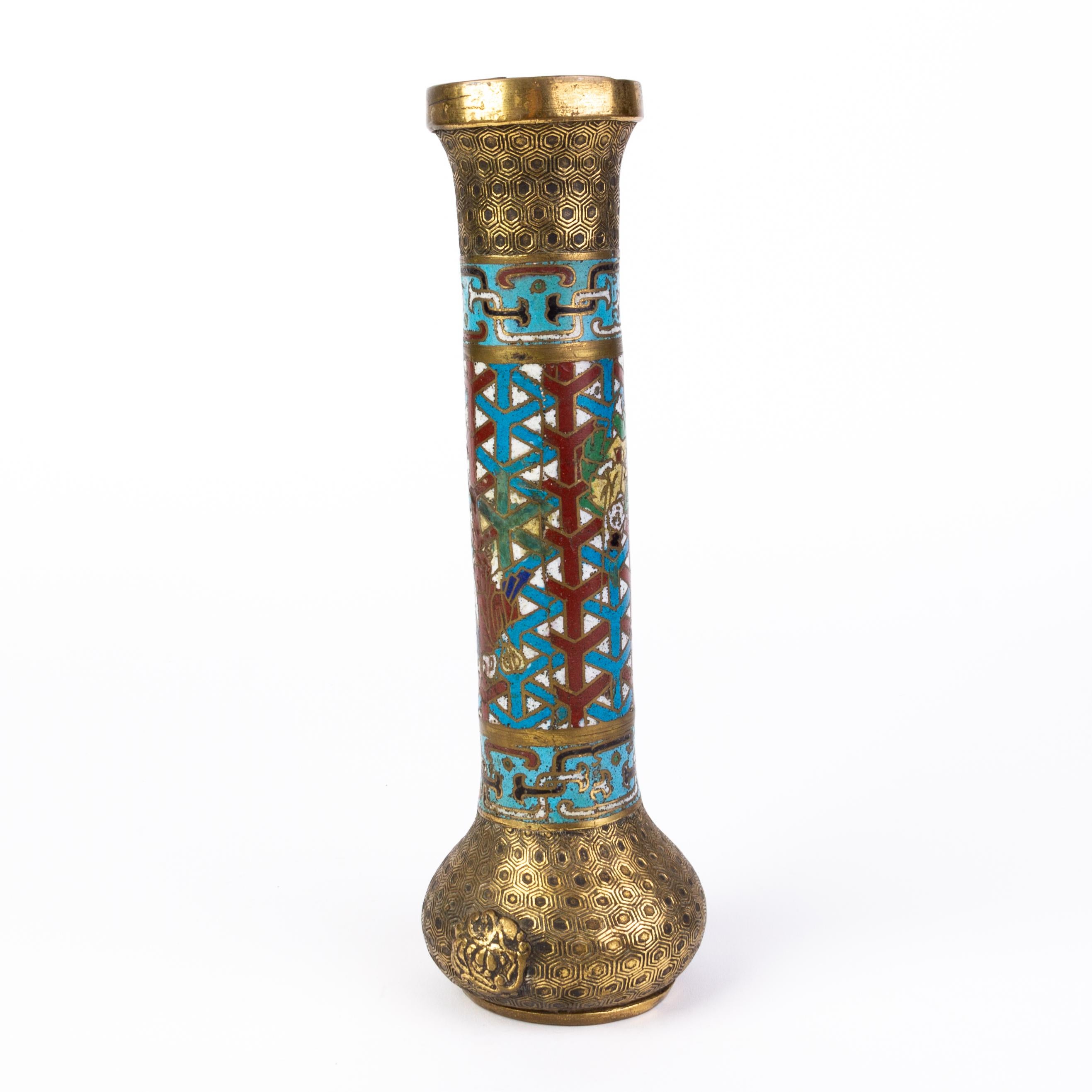 Chinese cloisonne bronze vase.
From a private collection.
Free international shipping.