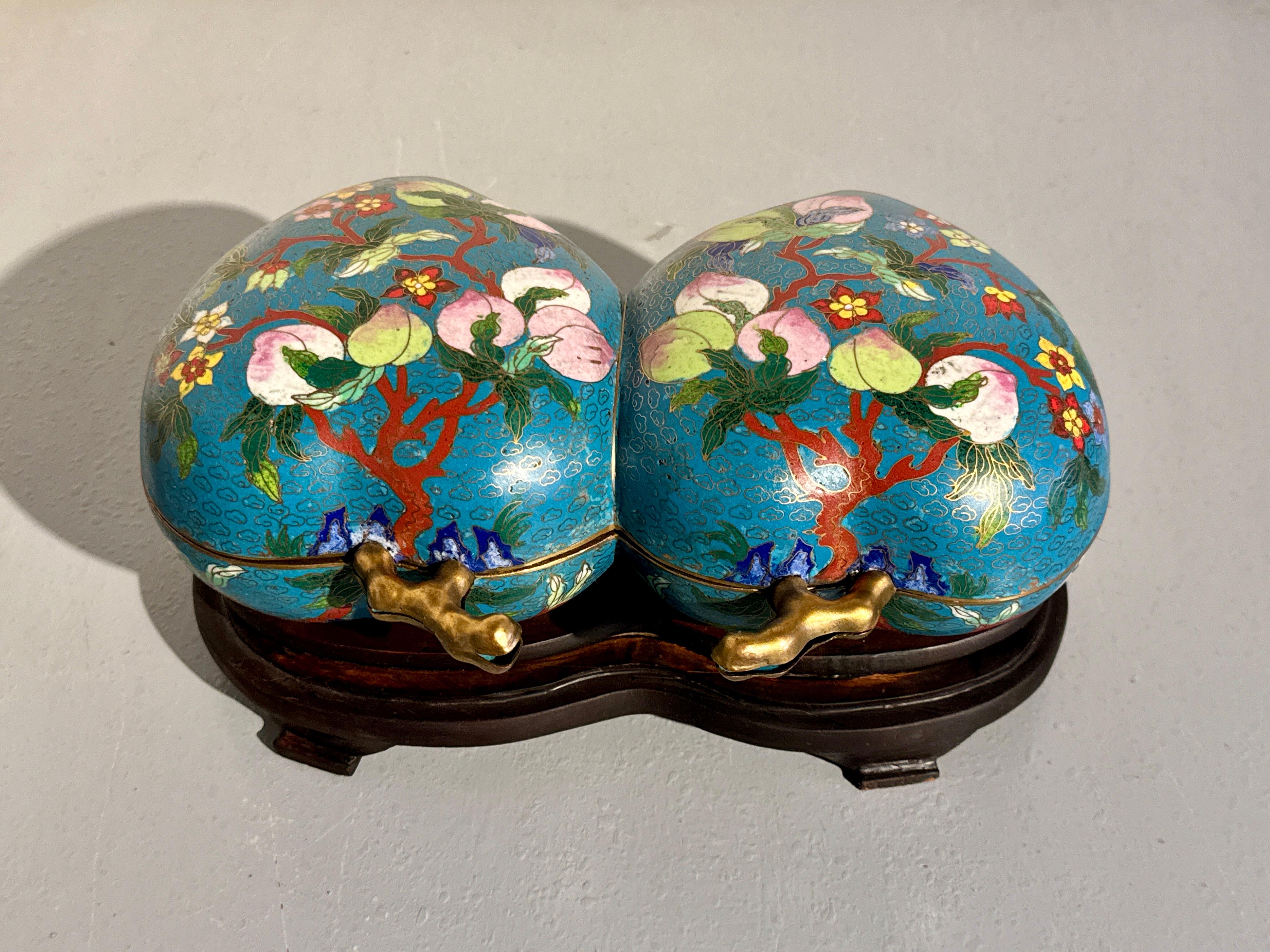 Chinese Cloisonne Double Peach Box, Republic Period, early 20th century, China For Sale 4