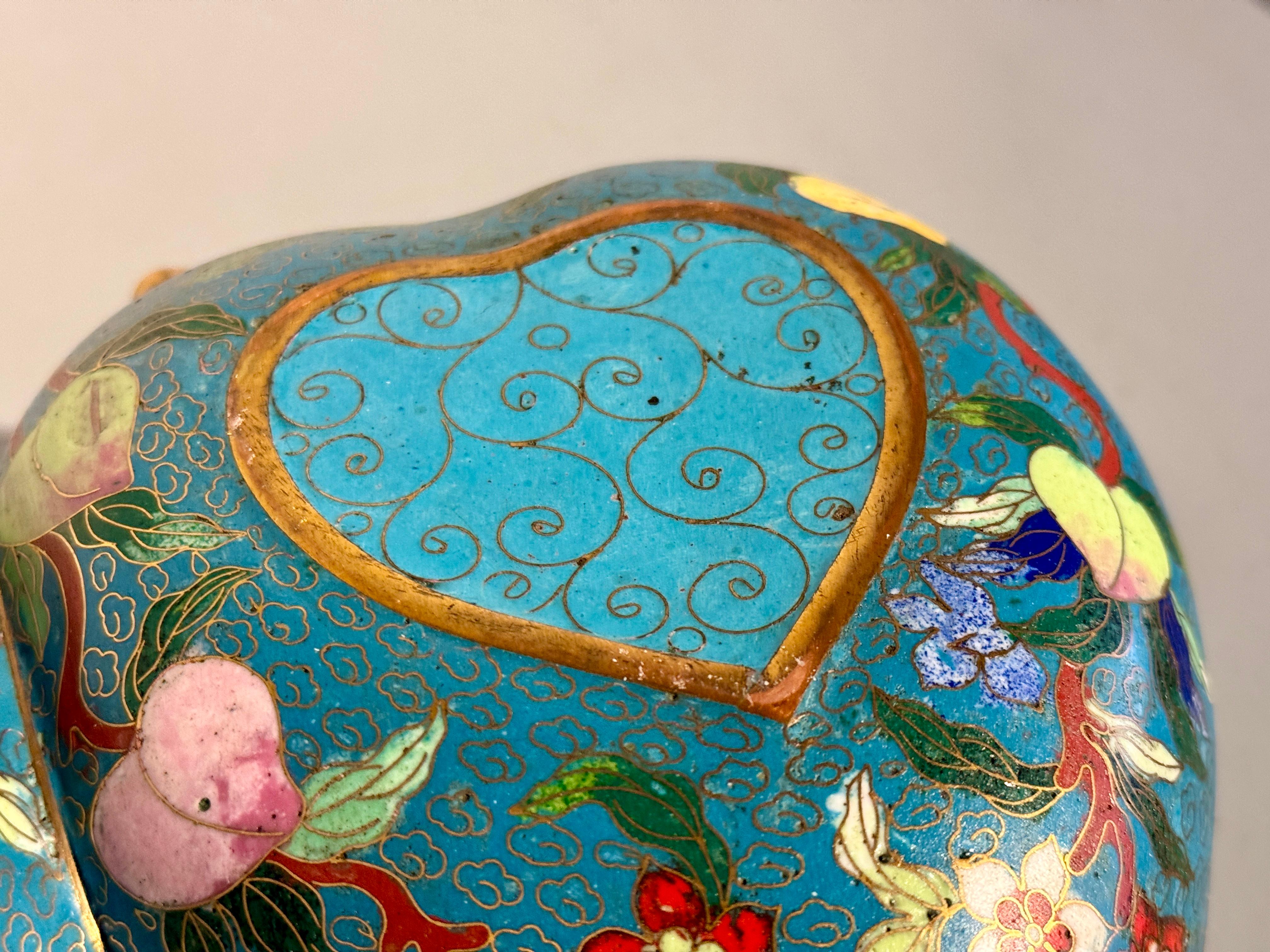 Chinese Cloisonne Double Peach Box, Republic Period, early 20th century, China For Sale 11