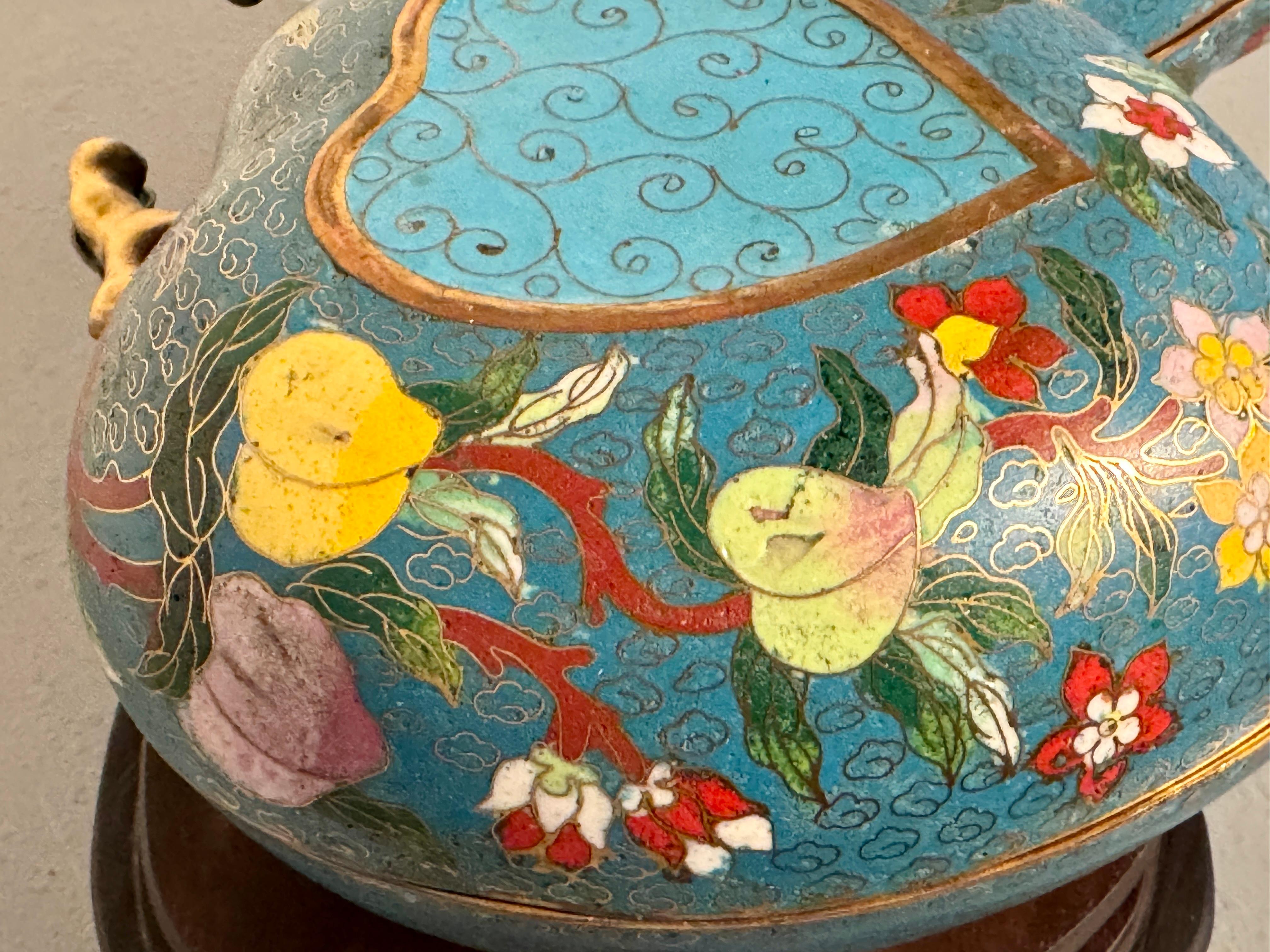 Chinese Cloisonne Double Peach Box, Republic Period, early 20th century, China For Sale 12