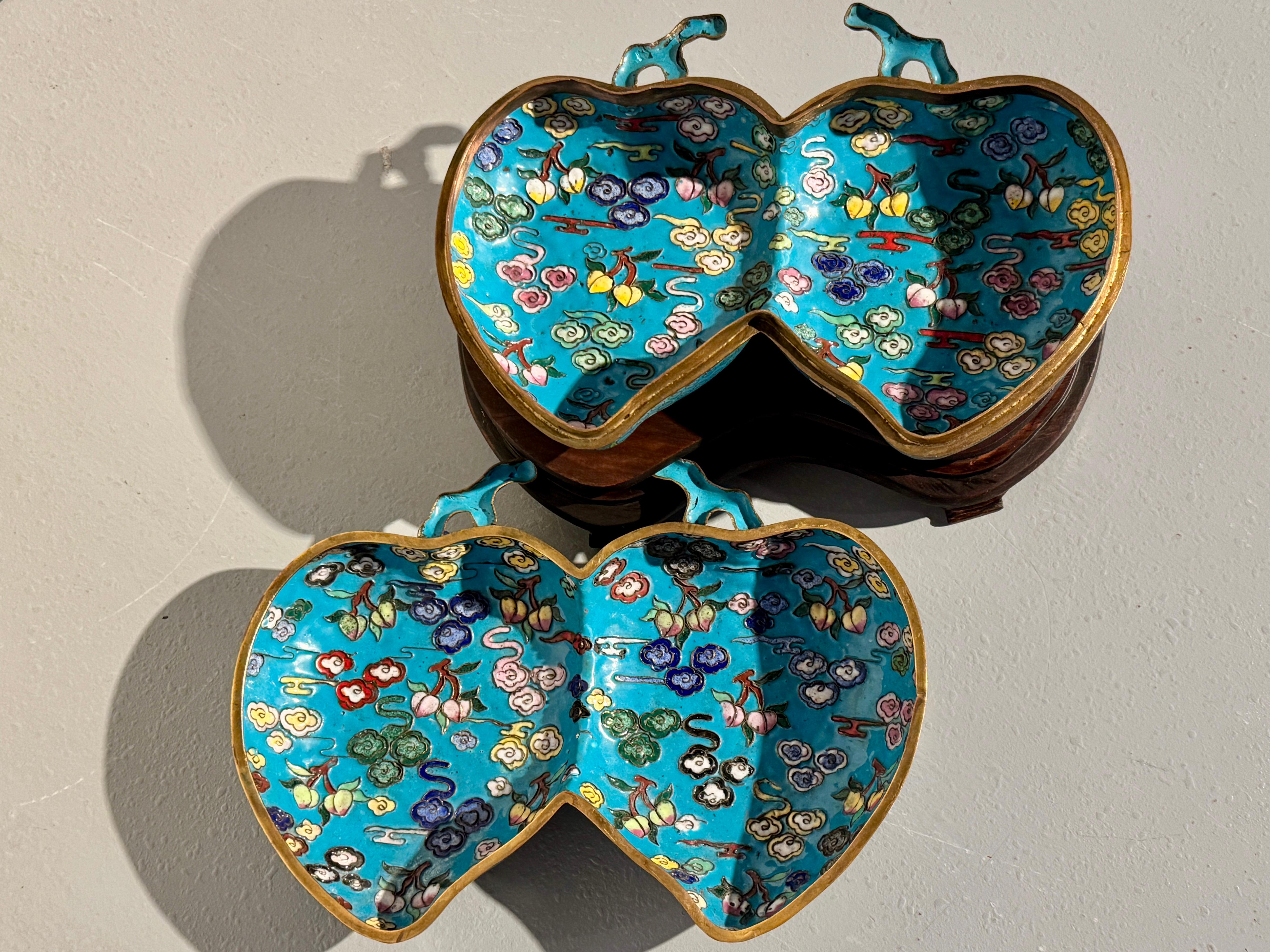 Chinese Cloisonne Double Peach Box, Republic Period, early 20th century, China For Sale 1