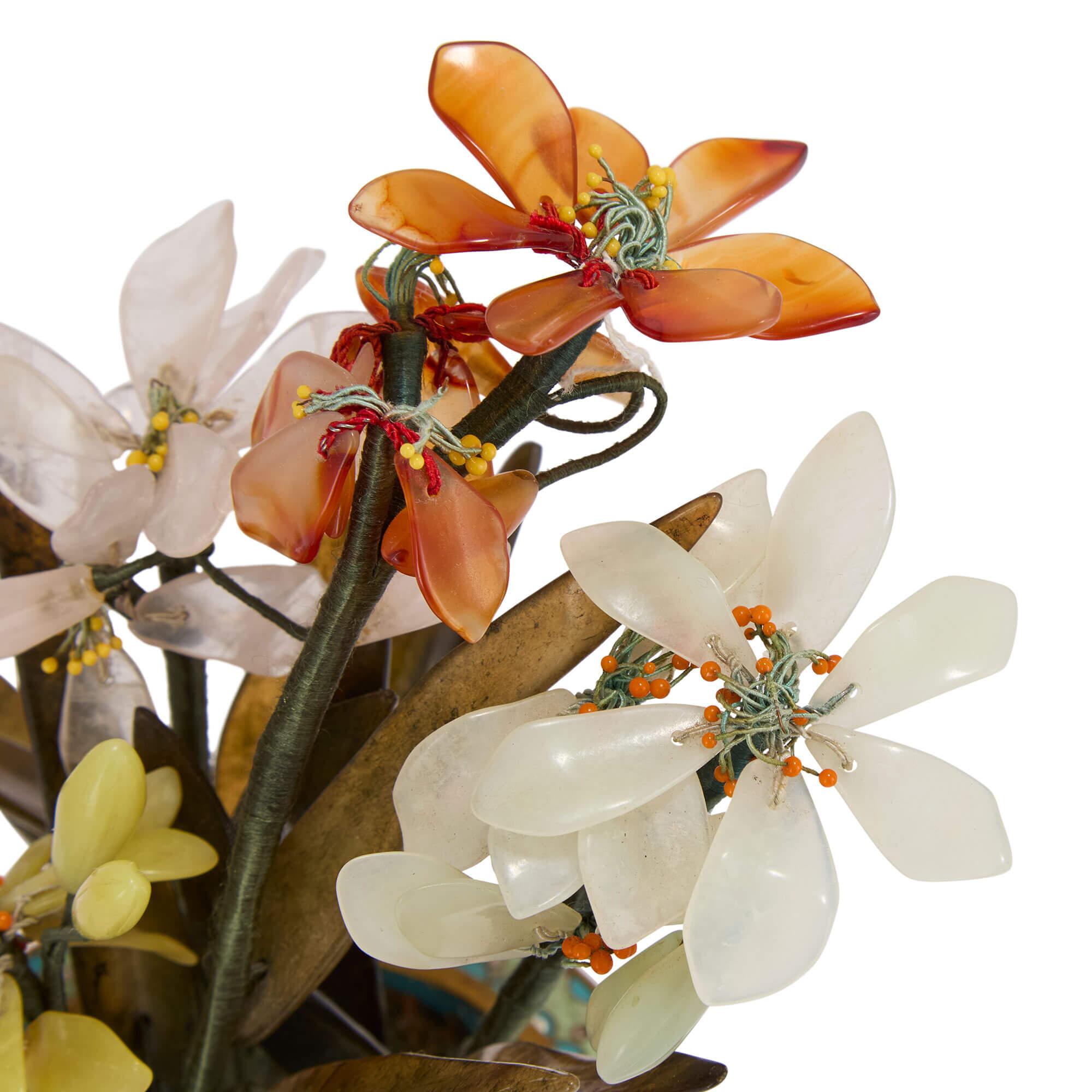 Cinese Modello di fiore cinese in smalto cloisonné e pietra dura in vendita