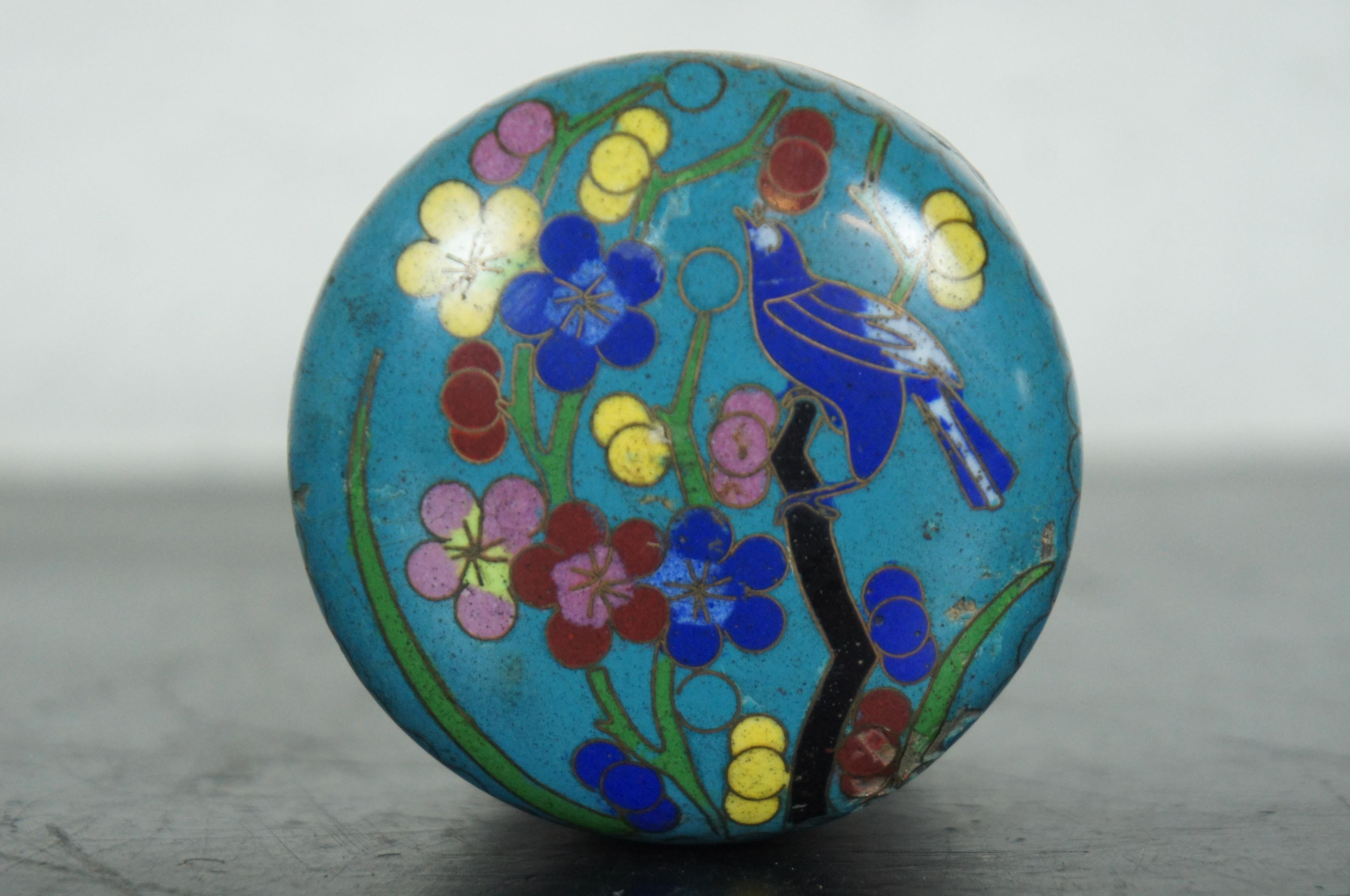 Chinese Cloisonne Enamel Blue Floral Tea Caddy Canister Trinket Jar Stamp Box In Good Condition In Dayton, OH