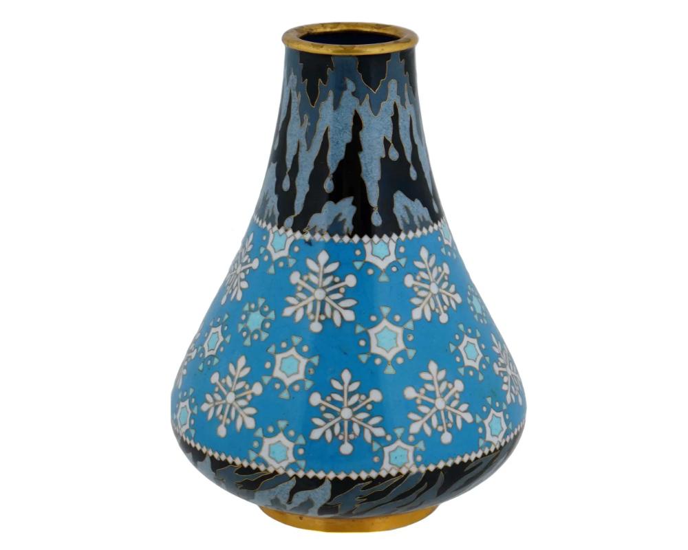 Cloissoné Chinese Cloisonne Enamel Brass Vase W Snowflakes For Sale