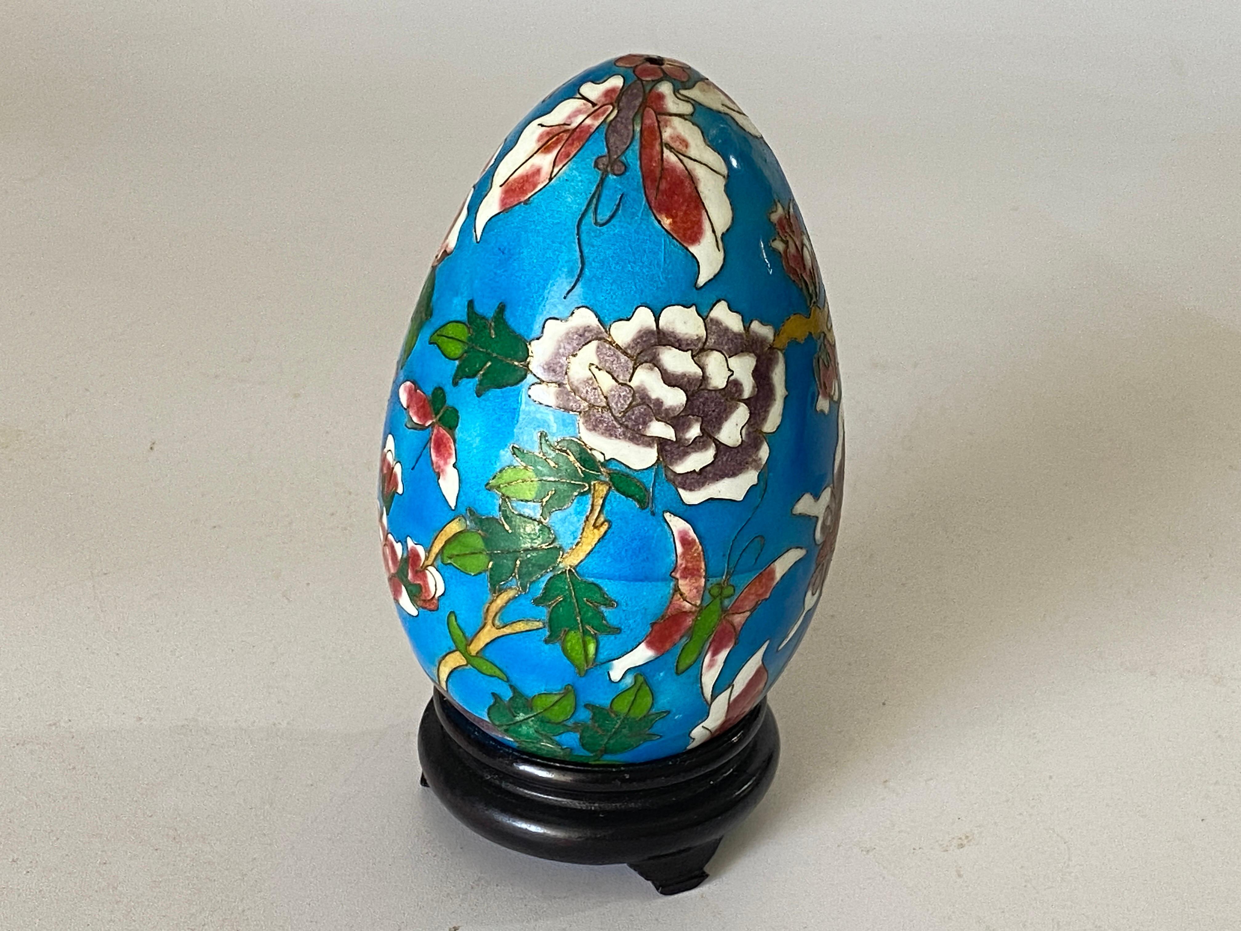 Chinese Export Chinese Cloisonné Enamel Egg with Wood Stand, Early 20 Century For Sale