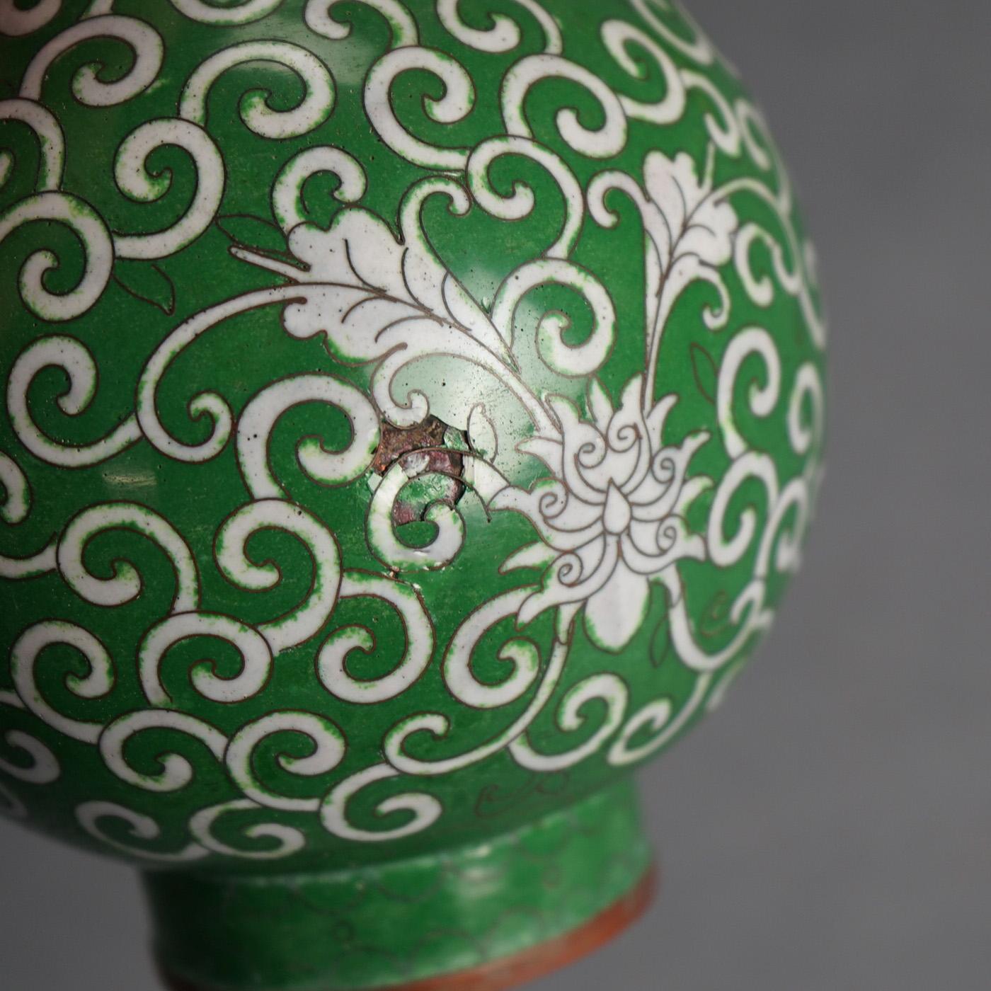 Chinesische Cloisonne emaillierte Gefäße - Drei Vasen und drei Kanister C1920 im Angebot 1