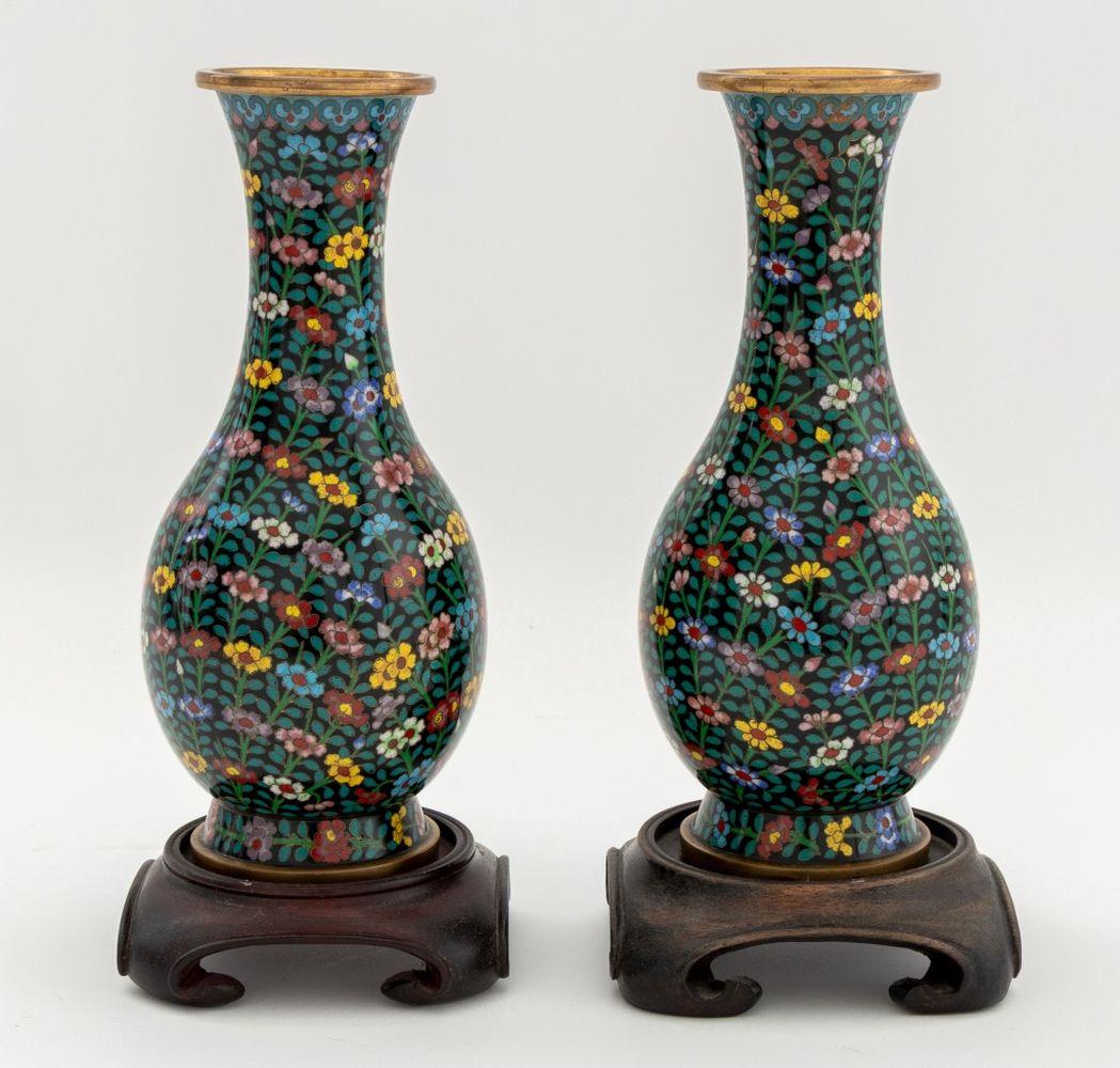 Chinese Cloisonne Floral Design Vases, Pair In Good Condition For Sale In Astoria, NY