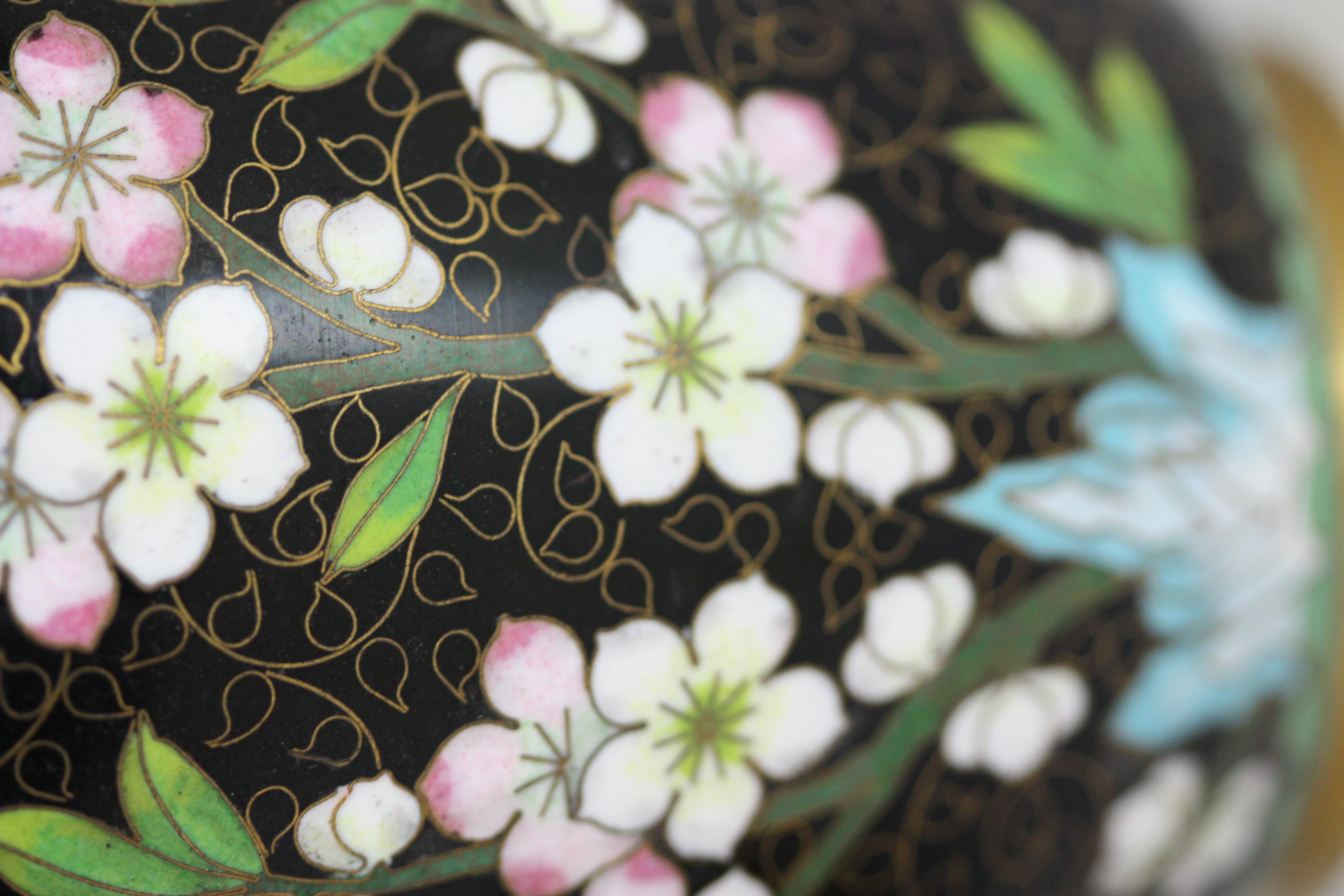 Chinese cloisonne garniture set For Sale 2