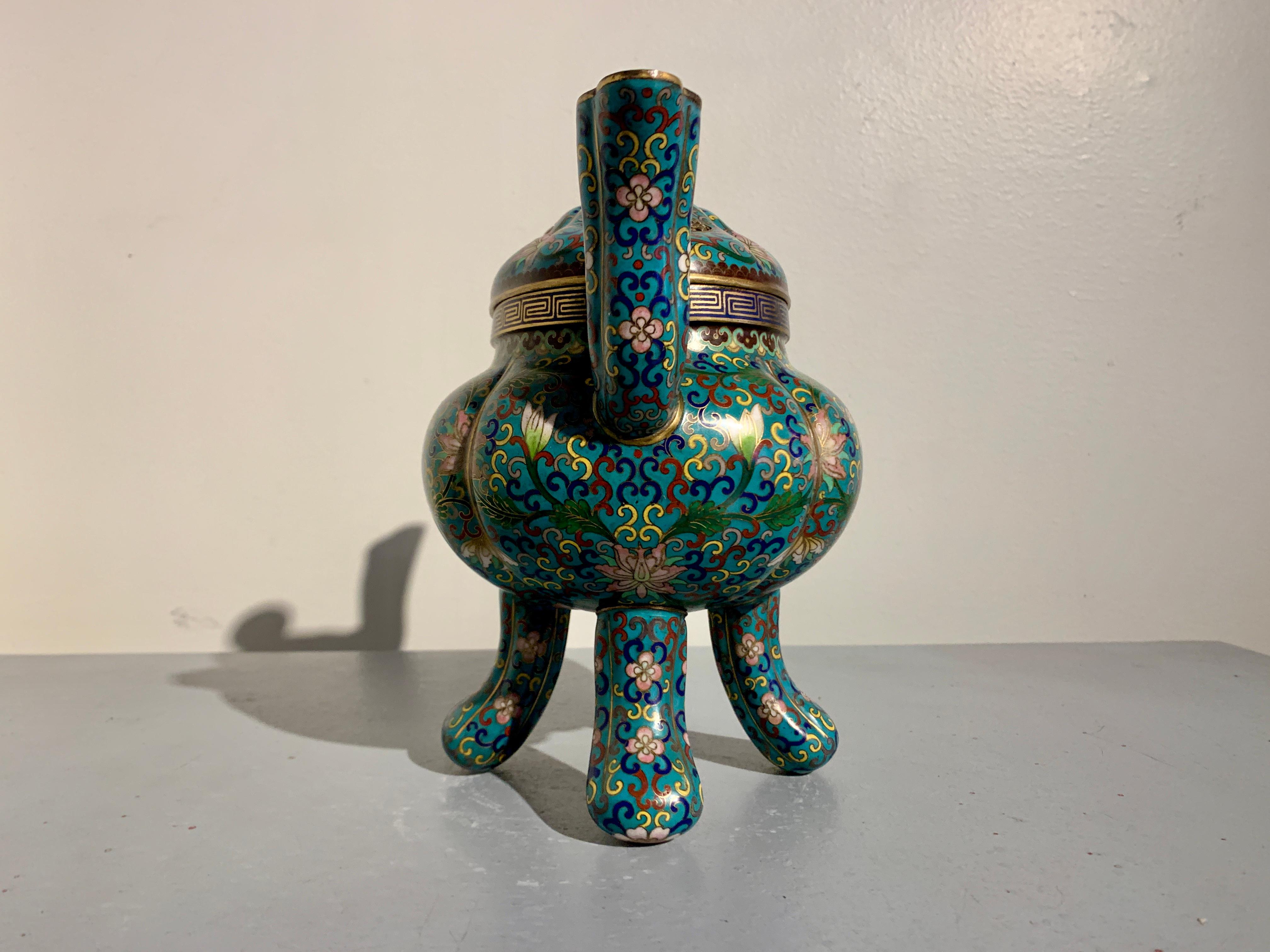 Quemador de incienso chino de cloisonné, hacia 1960, China Qing en venta