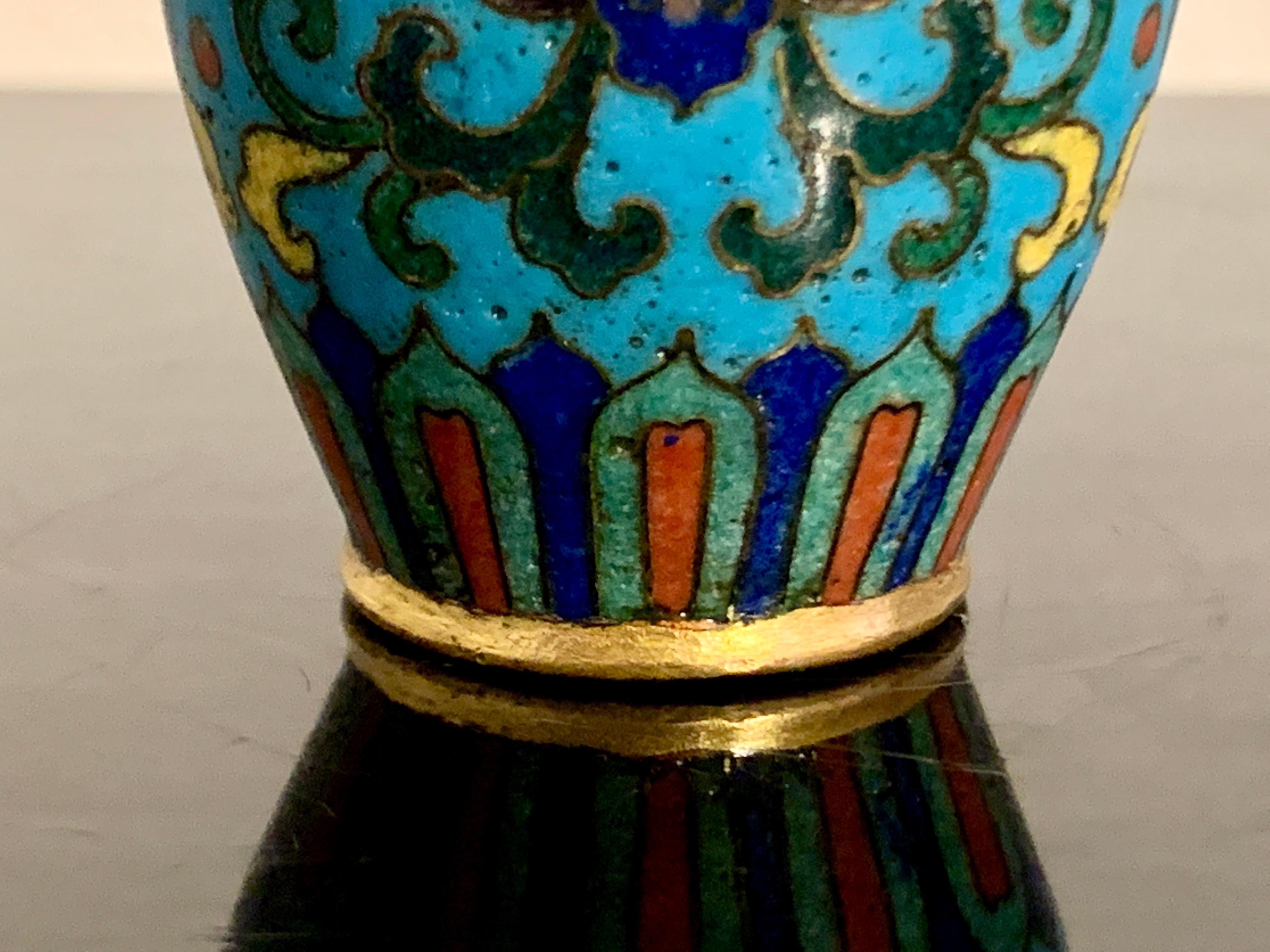 Chinese Cloisonne Incense Tool Vase, Qing Dynasty, 18th/19th Century, China For Sale 3