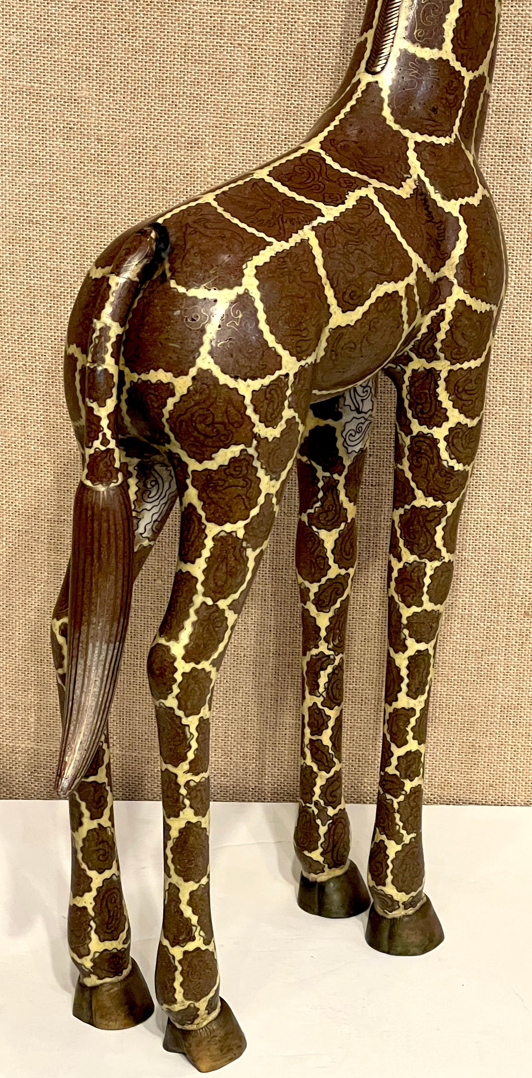 Sculpture chinoise cloisonnée représentant une girafe d'Afrique de l'Ouest debout Bon état à West Palm Beach, FL