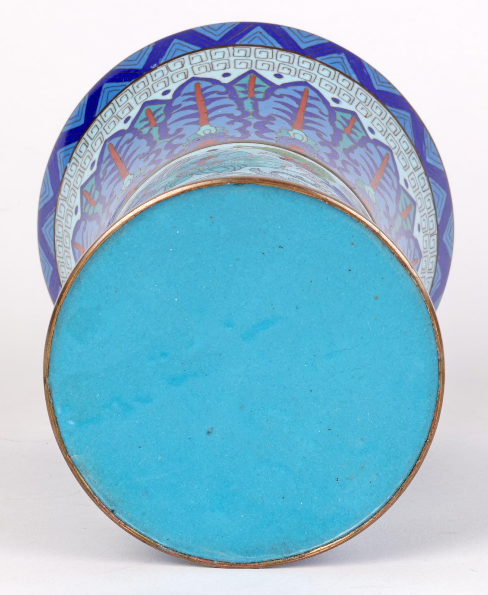 Vase chinois cloisonné en forme de trompette à motifs floraux bleus 3
