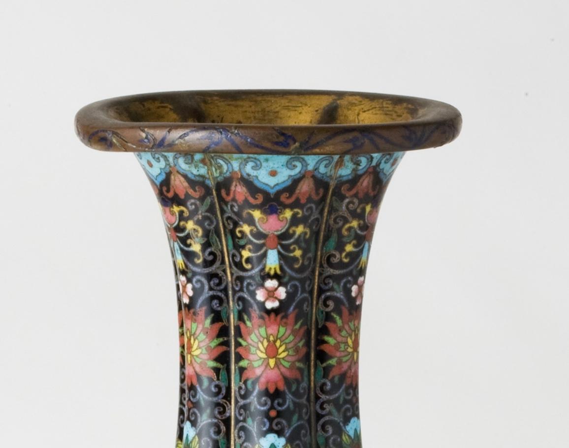 Chinese Cloisonné Vase, Qing Period, 19th Century In Good Condition For Sale In seoul, KR