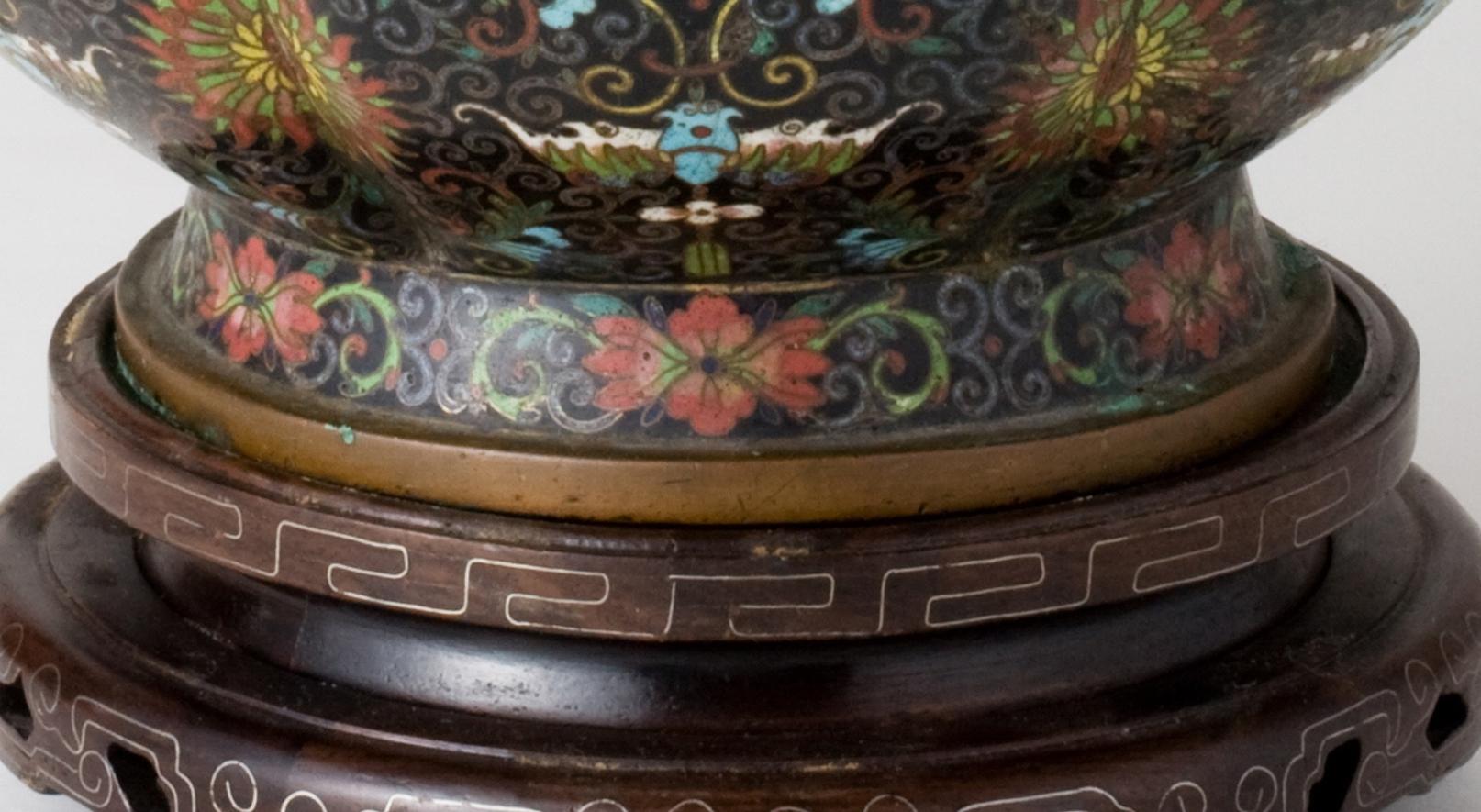 Chinese Cloisonné Vase, Qing Period, 19th Century For Sale 1