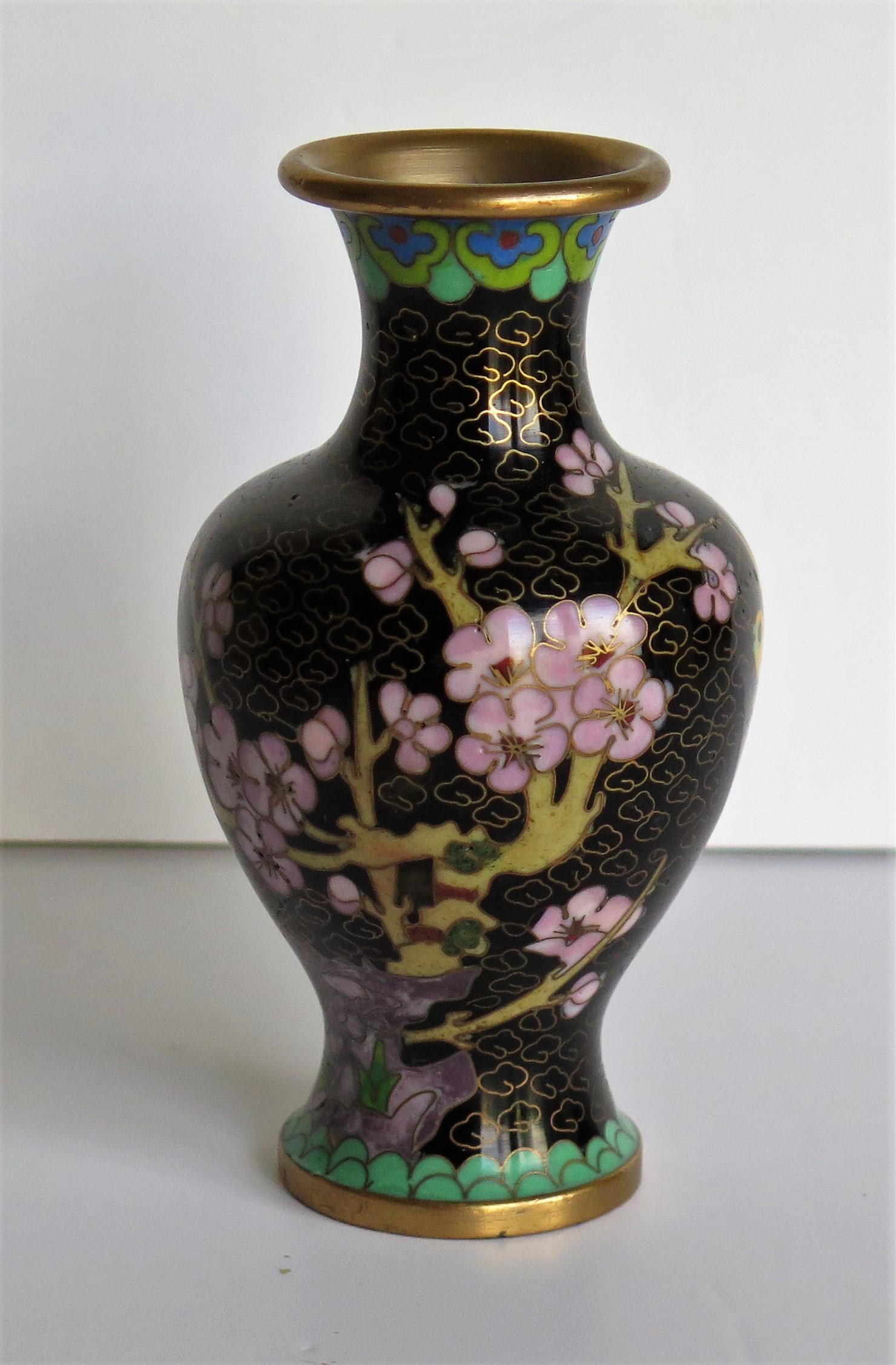 Chinese Cloisonne Vase with Yellow Bird and Blossoms, circa 1940 In Good Condition In Lincoln, Lincolnshire