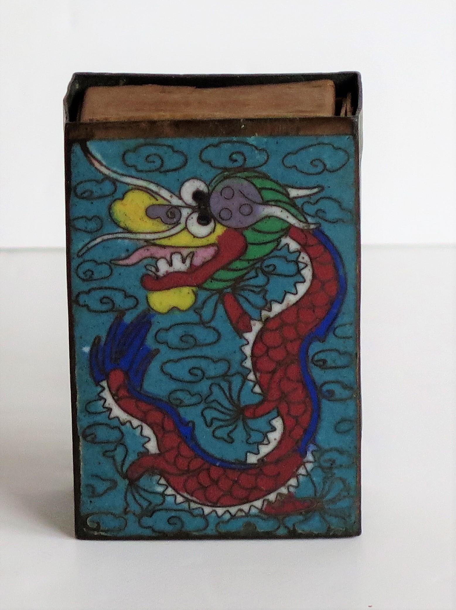 Chinese Cloisonne Vesta Match Case with Dragon and Pearl design, 19th Century In Good Condition In Lincoln, Lincolnshire