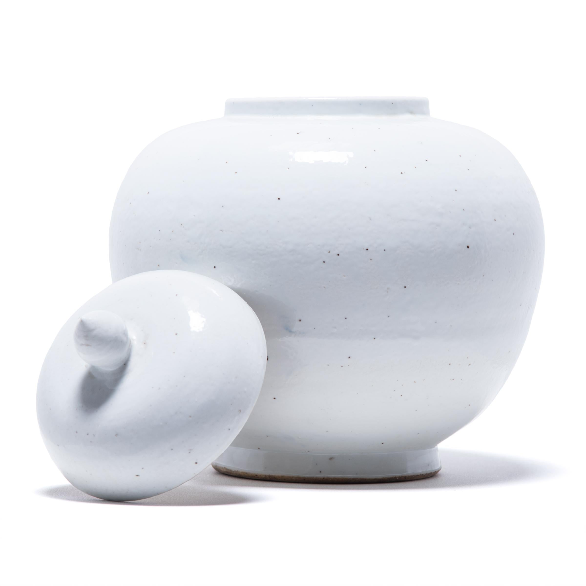 Porcelain Chinese Cloud Onion Jar with Lid