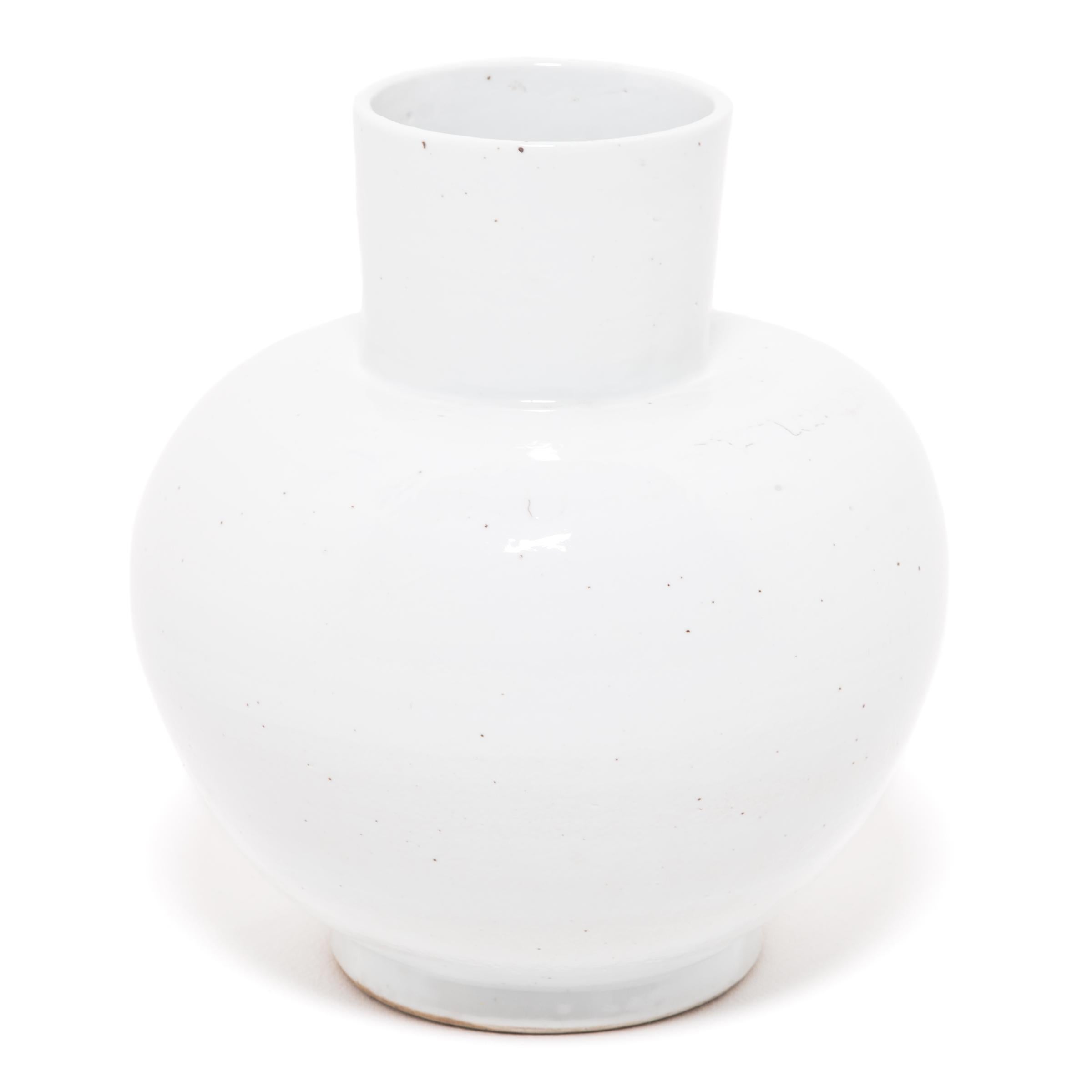 Glazed Chinese Cloud White Bottleneck Vase