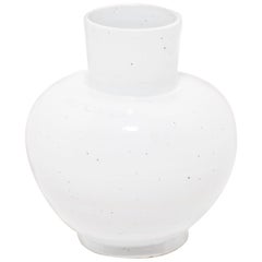 Chinese Cloud White Bottleneck Vase