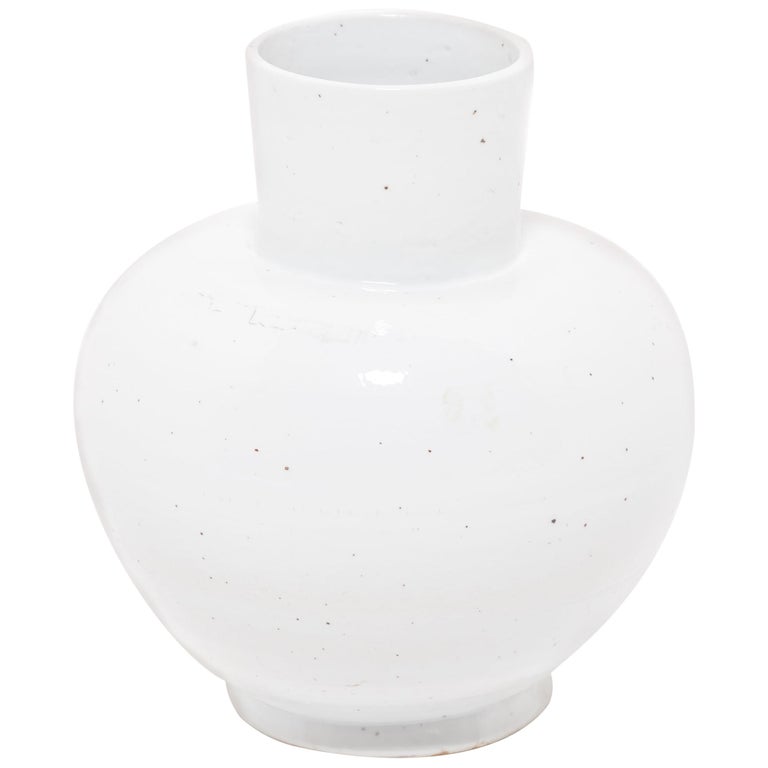 Chinese Cloud White Bottleneck Vase For Sale