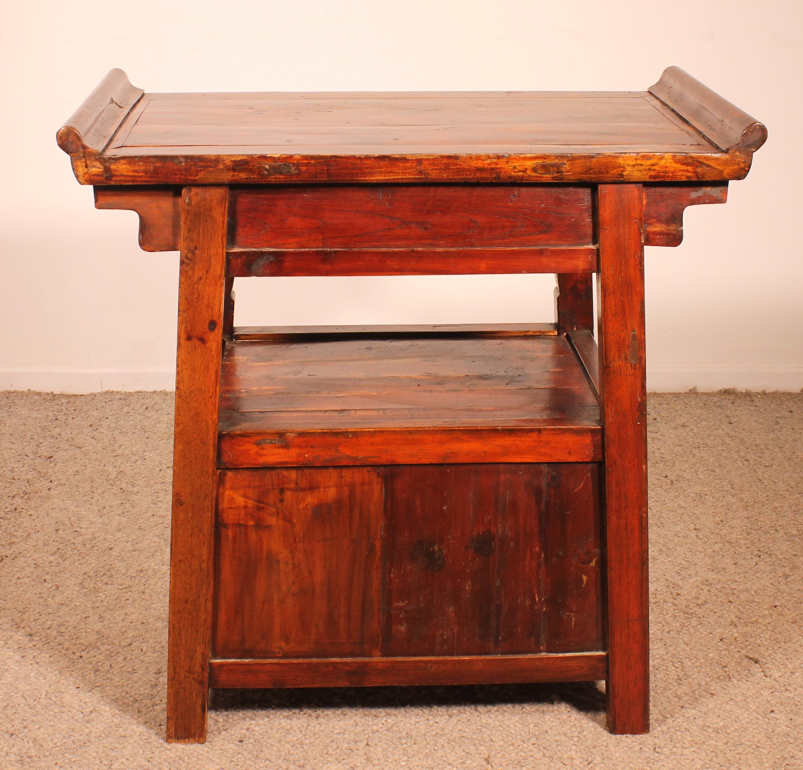 Chinese Console From The 19th Century For Sale 3