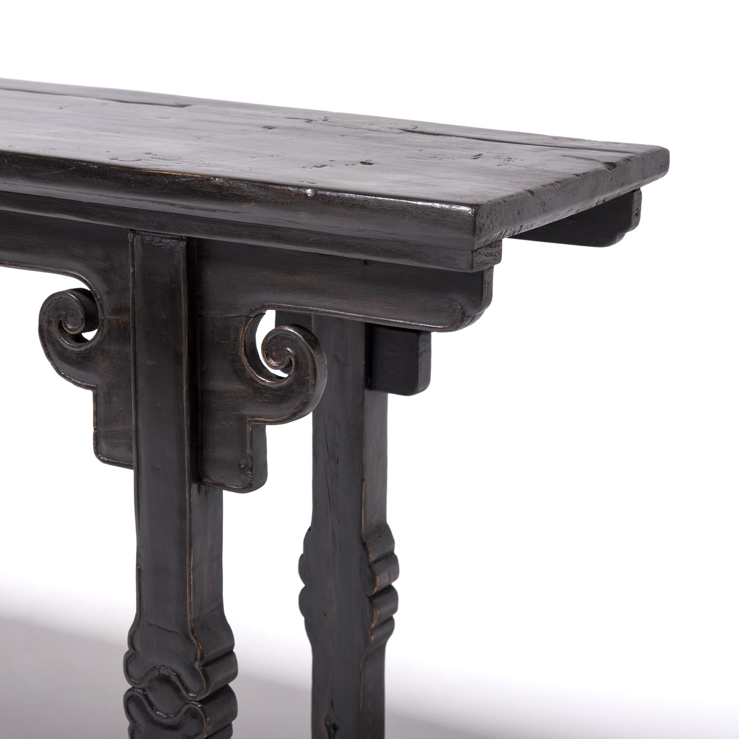 Chinese Console Table with Carved Spandrels In Good Condition In Chicago, IL