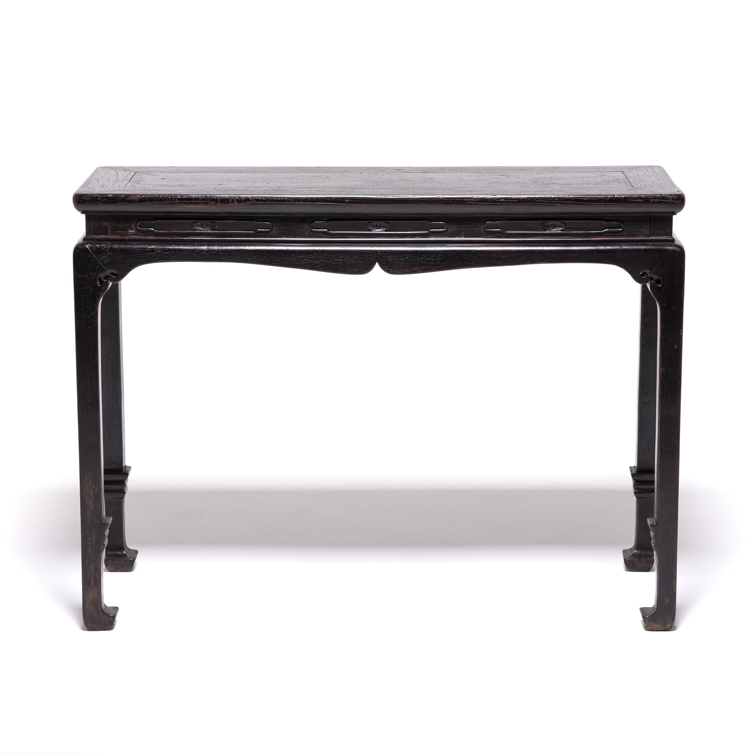 Qing Chinese Console Table with Cusped Apron