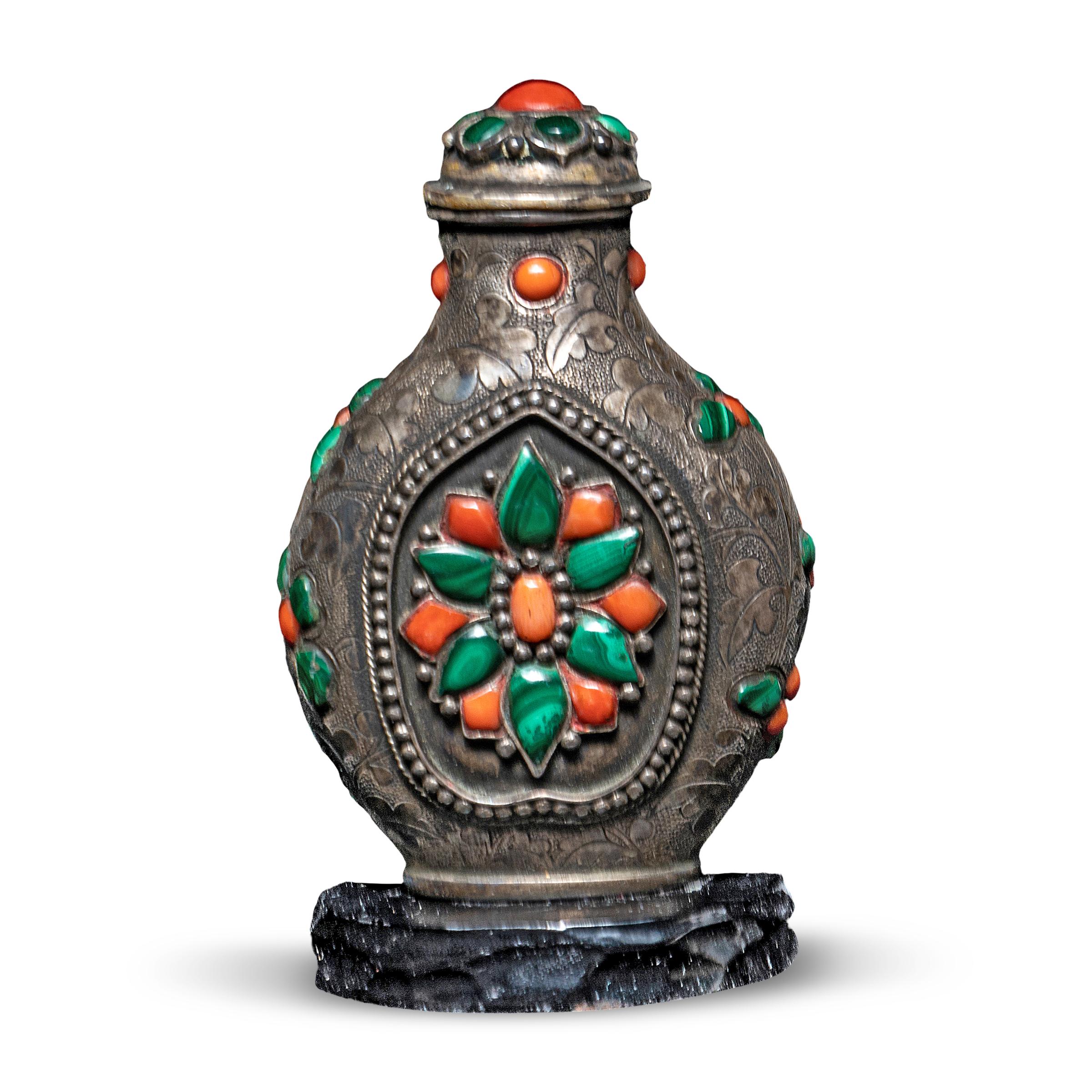 Qing Chinese Coral & Malachite Inlaid Brass Snuff Bottle, c. 1850 For Sale