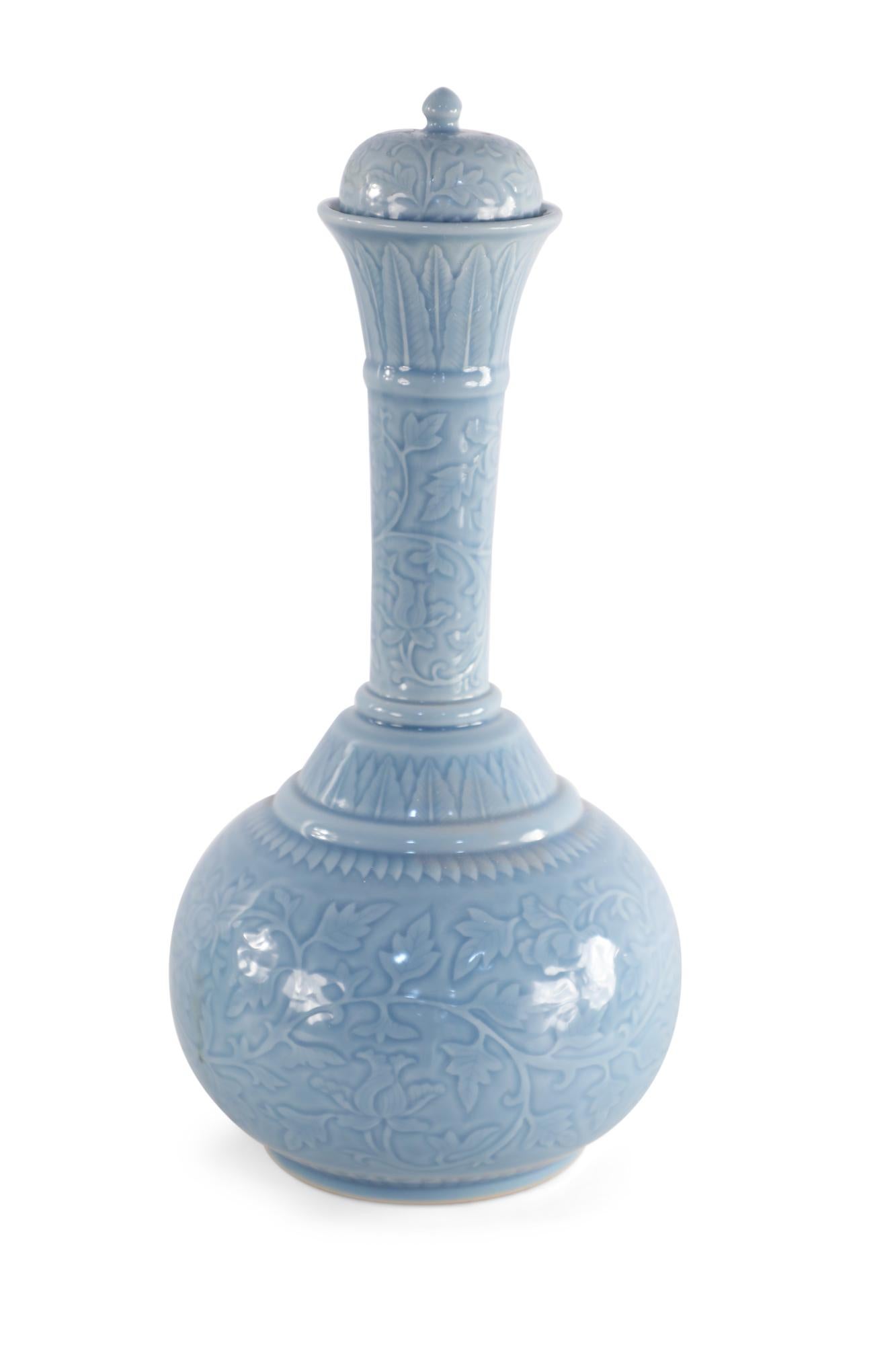 Chinese Export Chinese Cornflower Blue Lidded Porcelain Vase