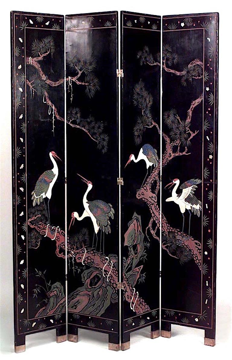 2 asiatisch-chinesische (20. Jh.) schwarze Koromandel-Bildschirme mit 4 Falten und einer Szene mit Menschen auf der einen Seite und Blumen- und Vogelmotiven auf der Rückseite. (PREIS FÜR JEDEN)
