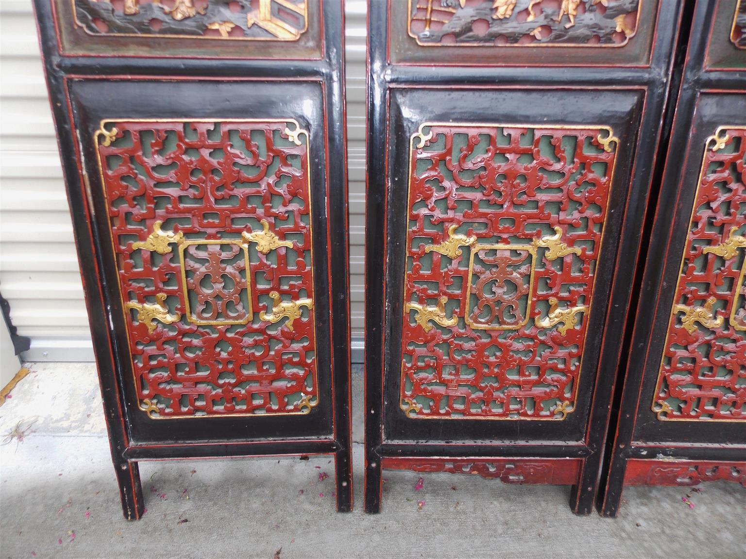 Chinesischer Coromandel-Roter Lack-Raumteiler mit 12 Tafeln mit Figuren und Landschaften. CIRCA 1840 (Holz) im Angebot