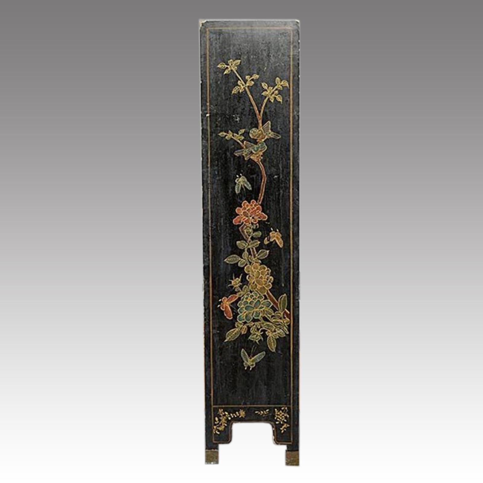 Chinese Coromandel Six-Panel Folding Screen, Chinese In Good Condition For Sale In Cypress, CA
