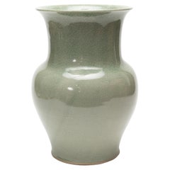 Vase à queue de phénix en céladon craquelé de Chine
