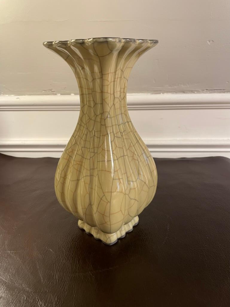 Qing Chinese Crackle Glaze Fluted Vase For Sale