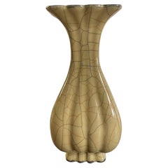 Retro Chinese Crackle Glaze Fluted Vase