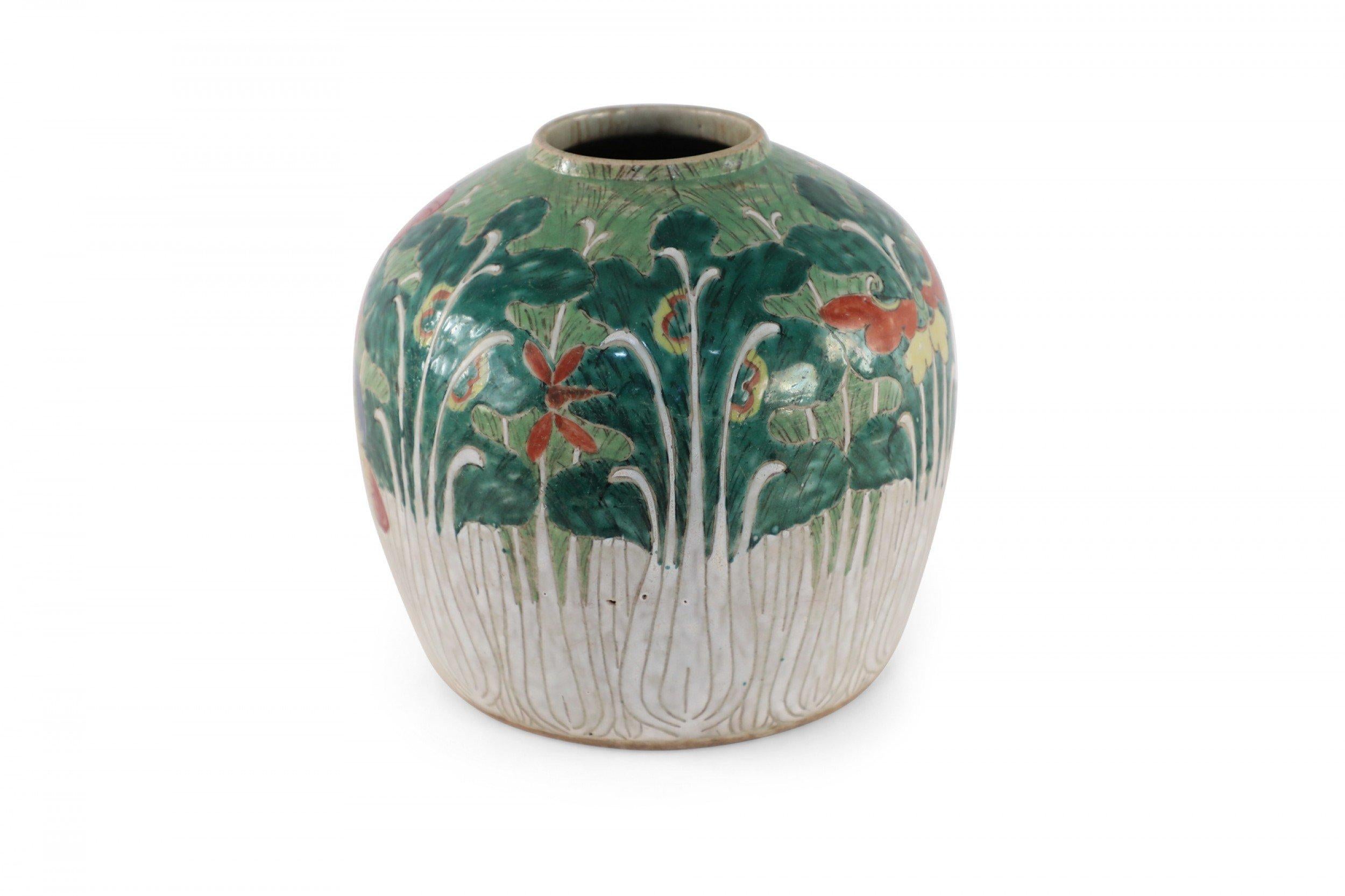 Chinese Cream and Green Vegetal Design Porcelain Vase In Good Condition For Sale In Queens, NY