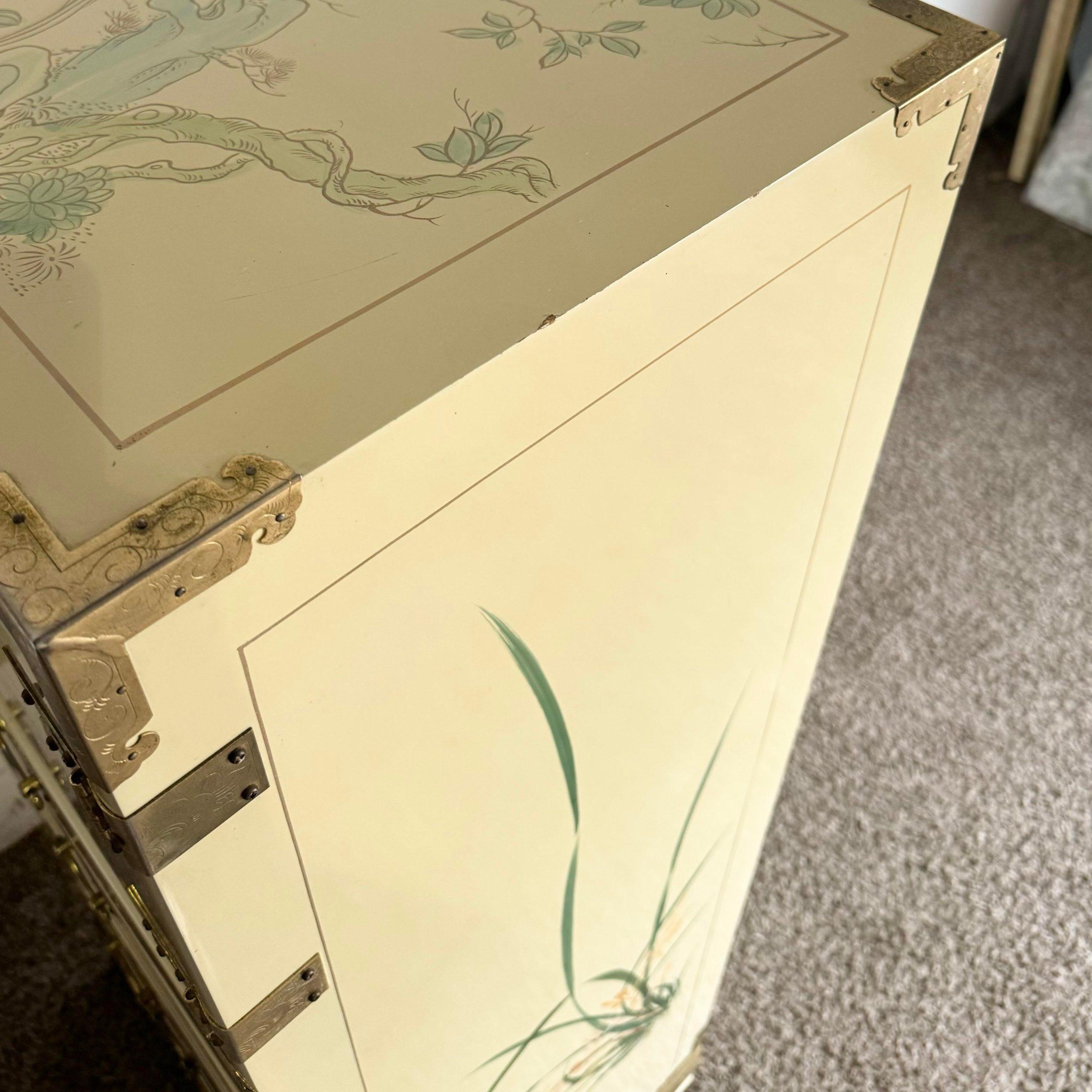 Chinese Cream Lacquered and Hand Painted Lingerie Highboy With Gold Accents In Good Condition In Delray Beach, FL