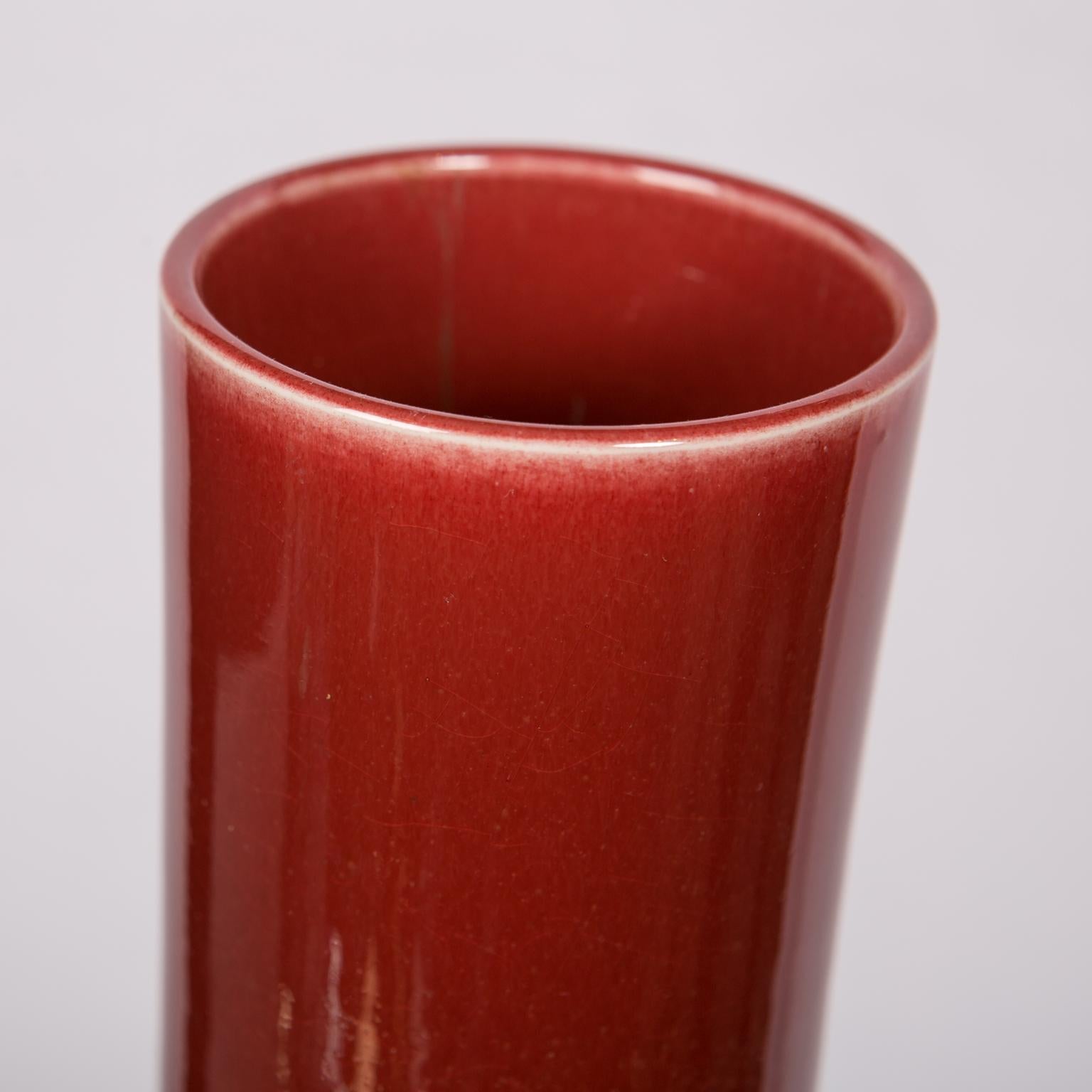 Chinese Crimson Long-Neck Vase and Stand circa 1820 4