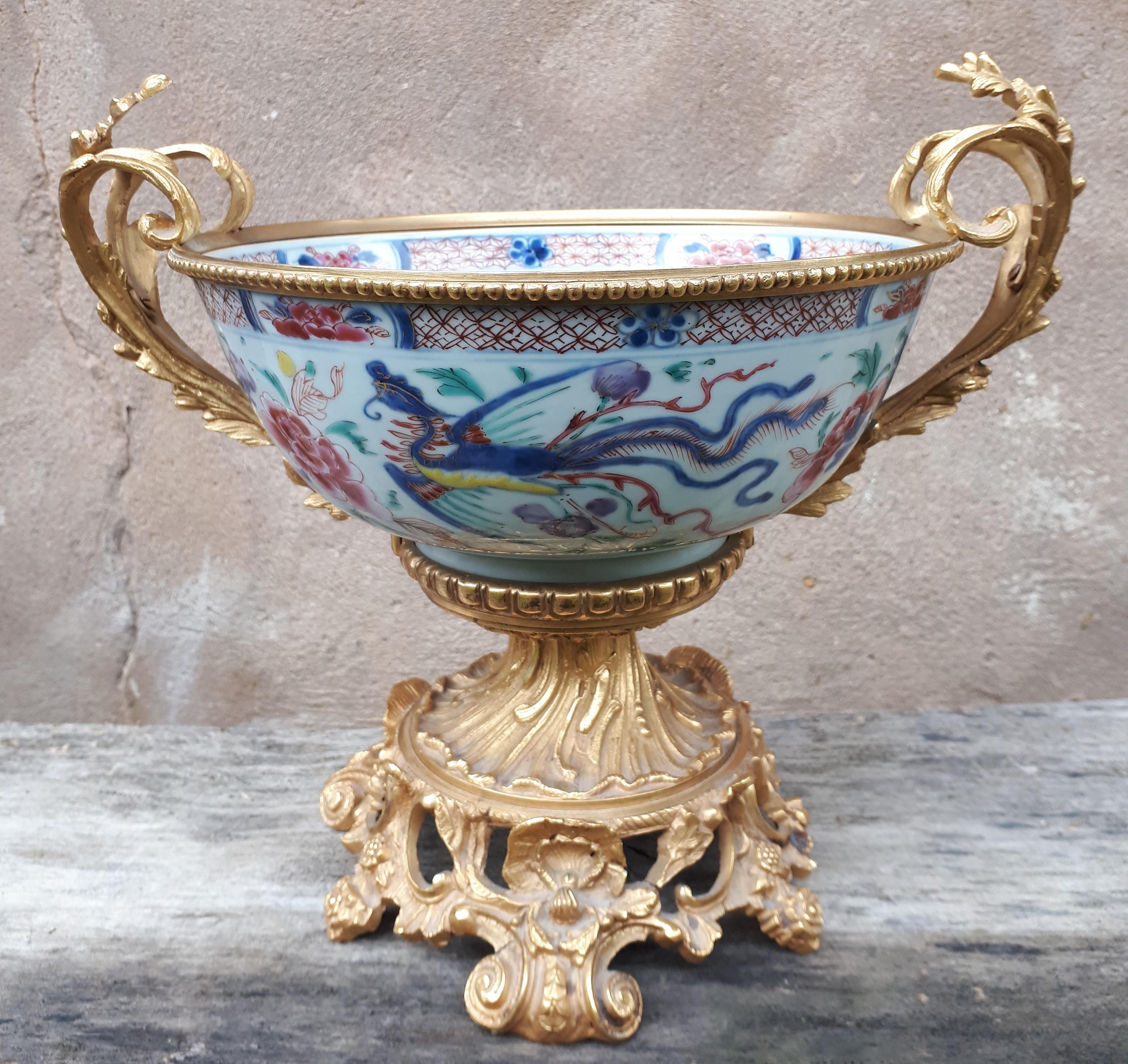 Enameled Chinese Cup From The Yongzheng Period, China Qing Dynasty For Sale