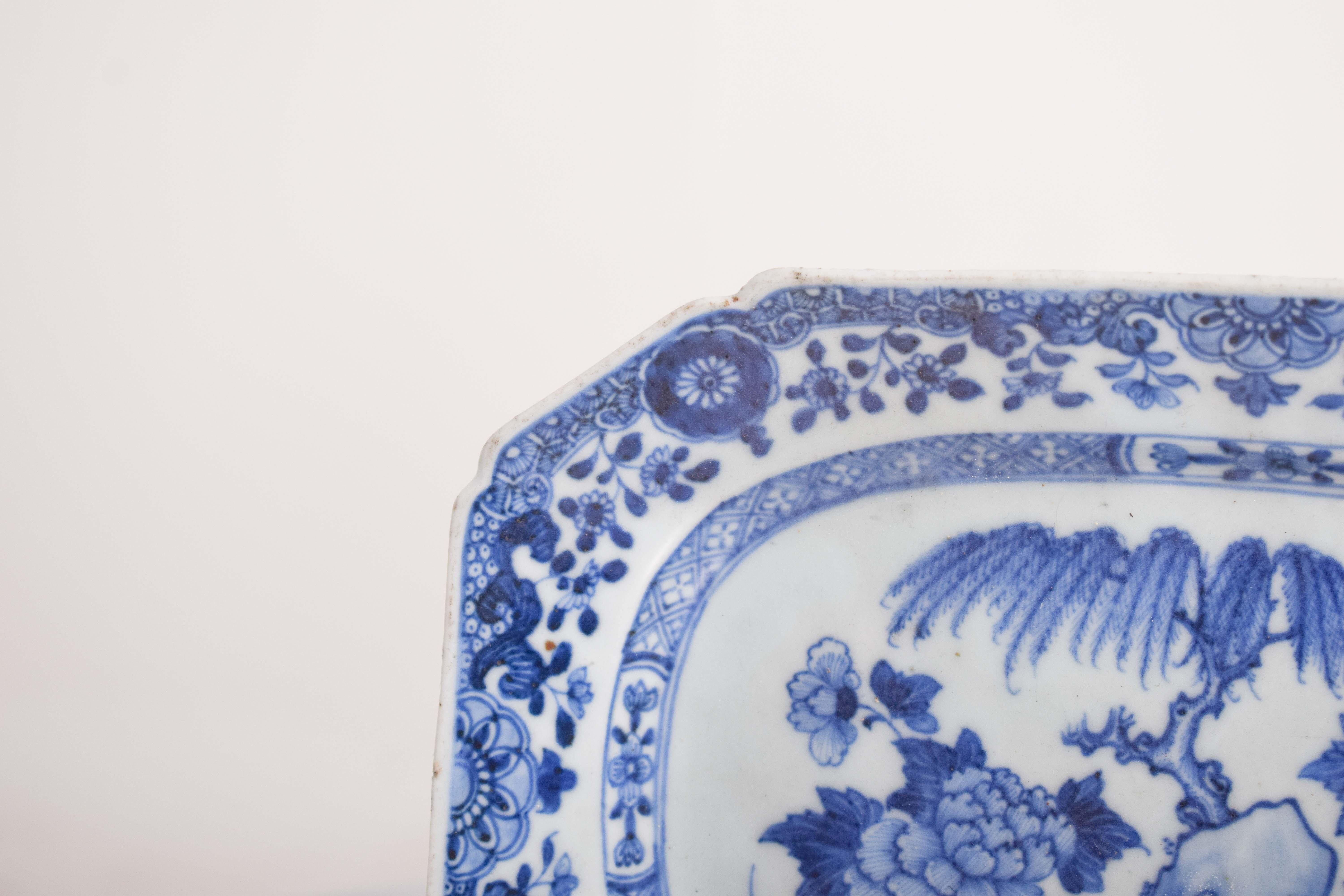 Chinesische Servierschale aus Porzellan mit achteckigem Ausschnitt (Rokoko) im Angebot