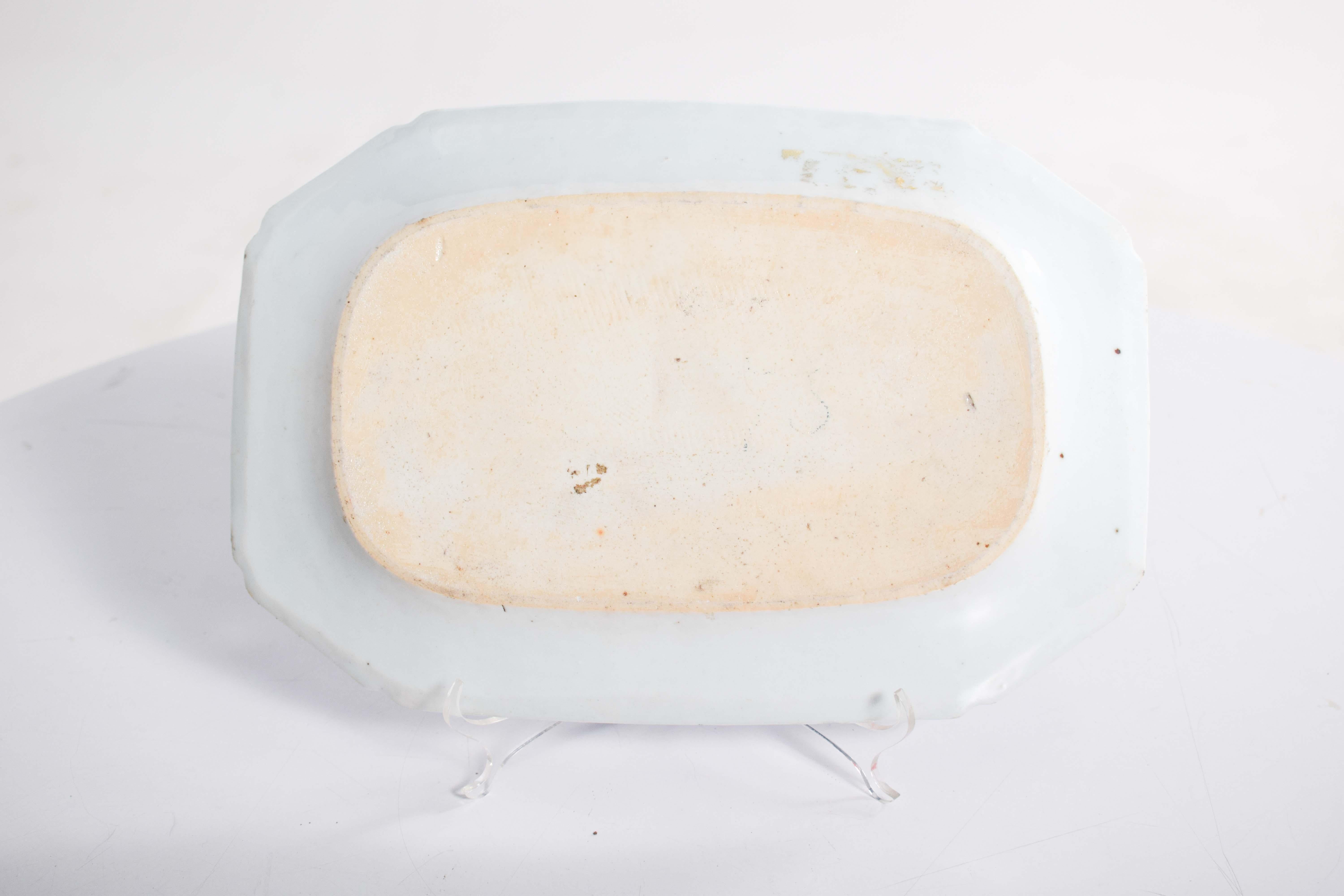 Chinesische Servierschale aus Porzellan mit achteckigem Ausschnitt im Angebot 2
