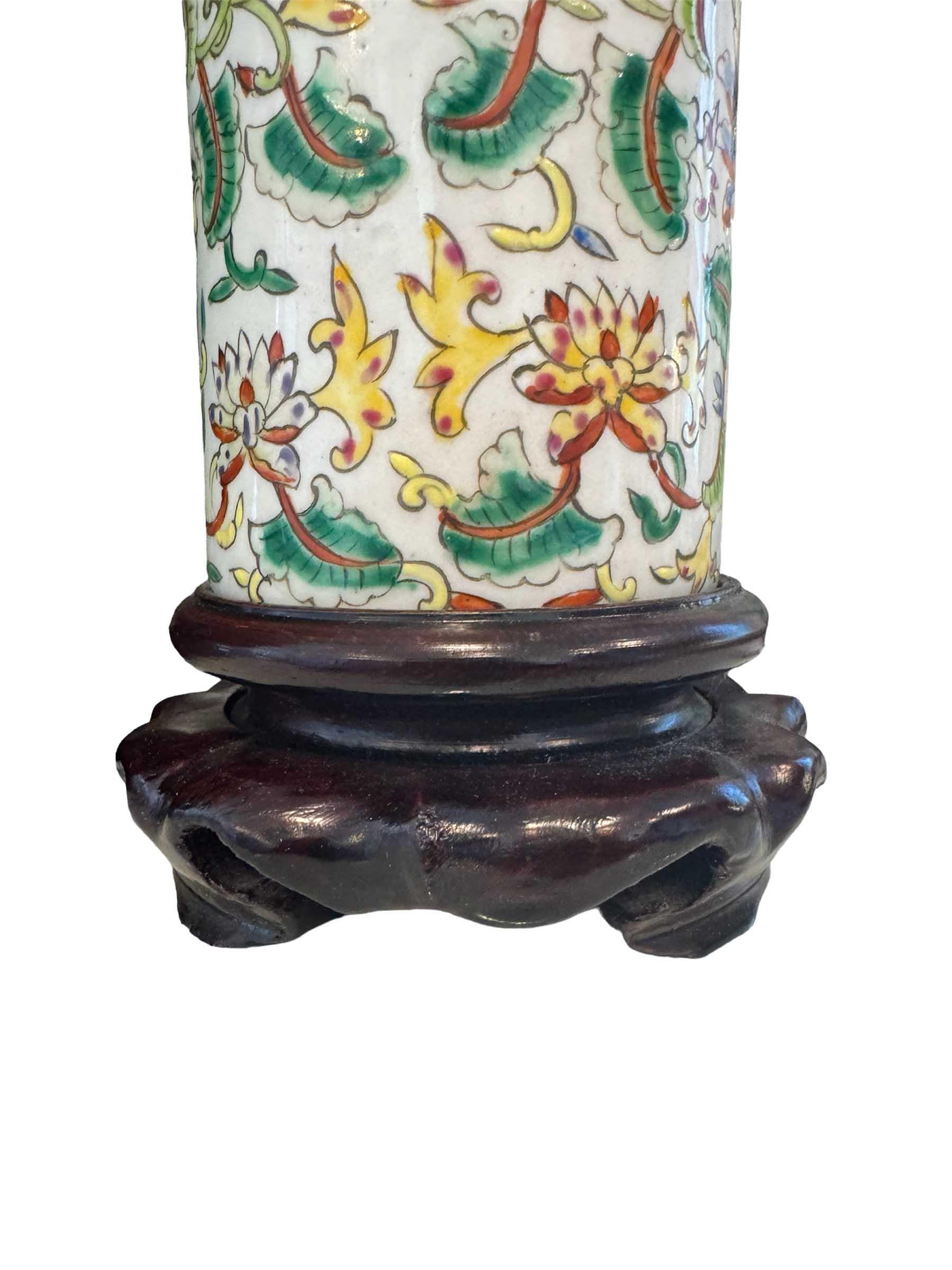 Chinese Cylinder Vase Lamp  In Good Condition For Sale In Scottsdale, AZ